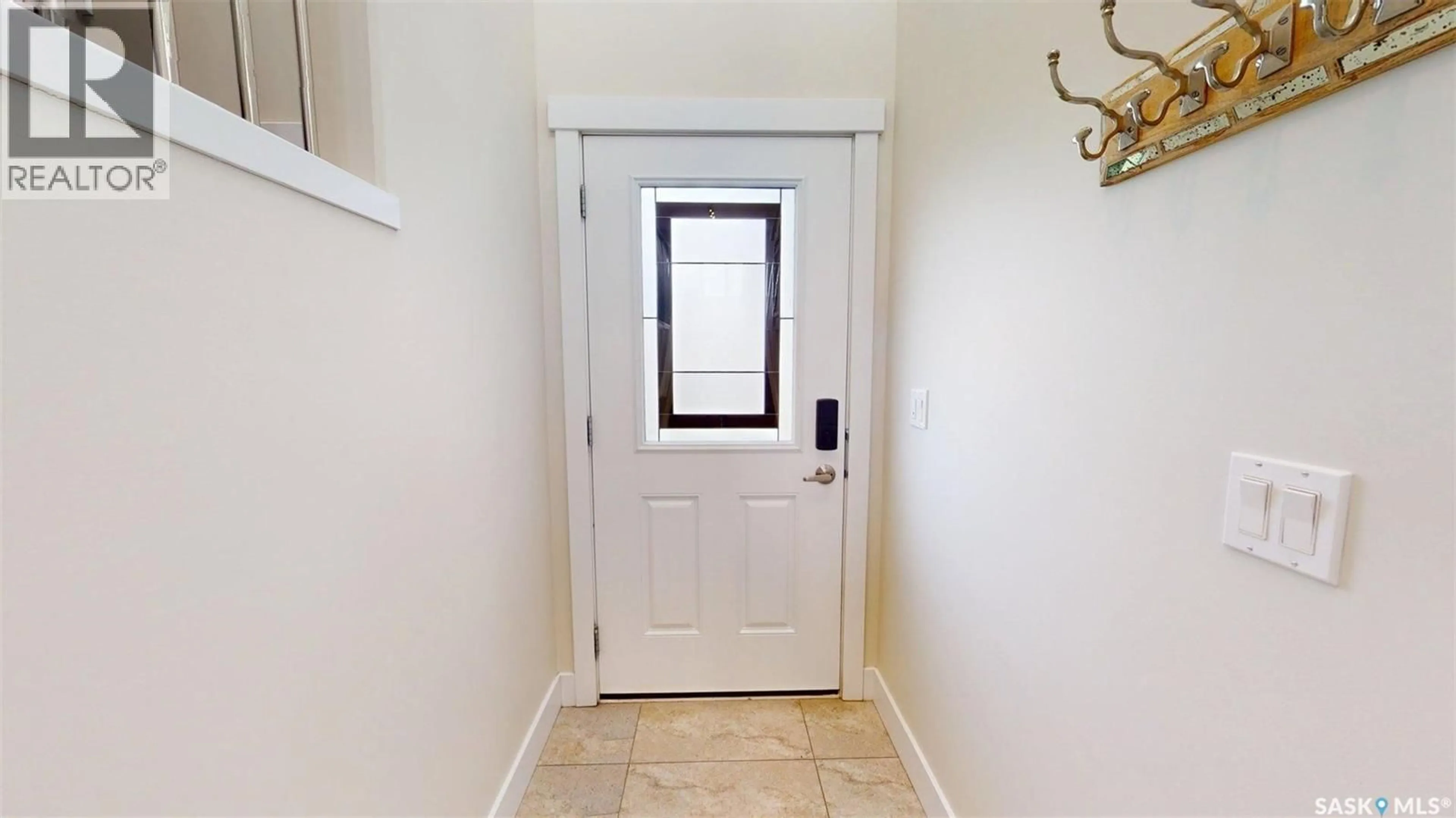Indoor entryway for 100 RIDER PLACE, Dundurn Rm No. 314 Saskatchewan S7C0B6