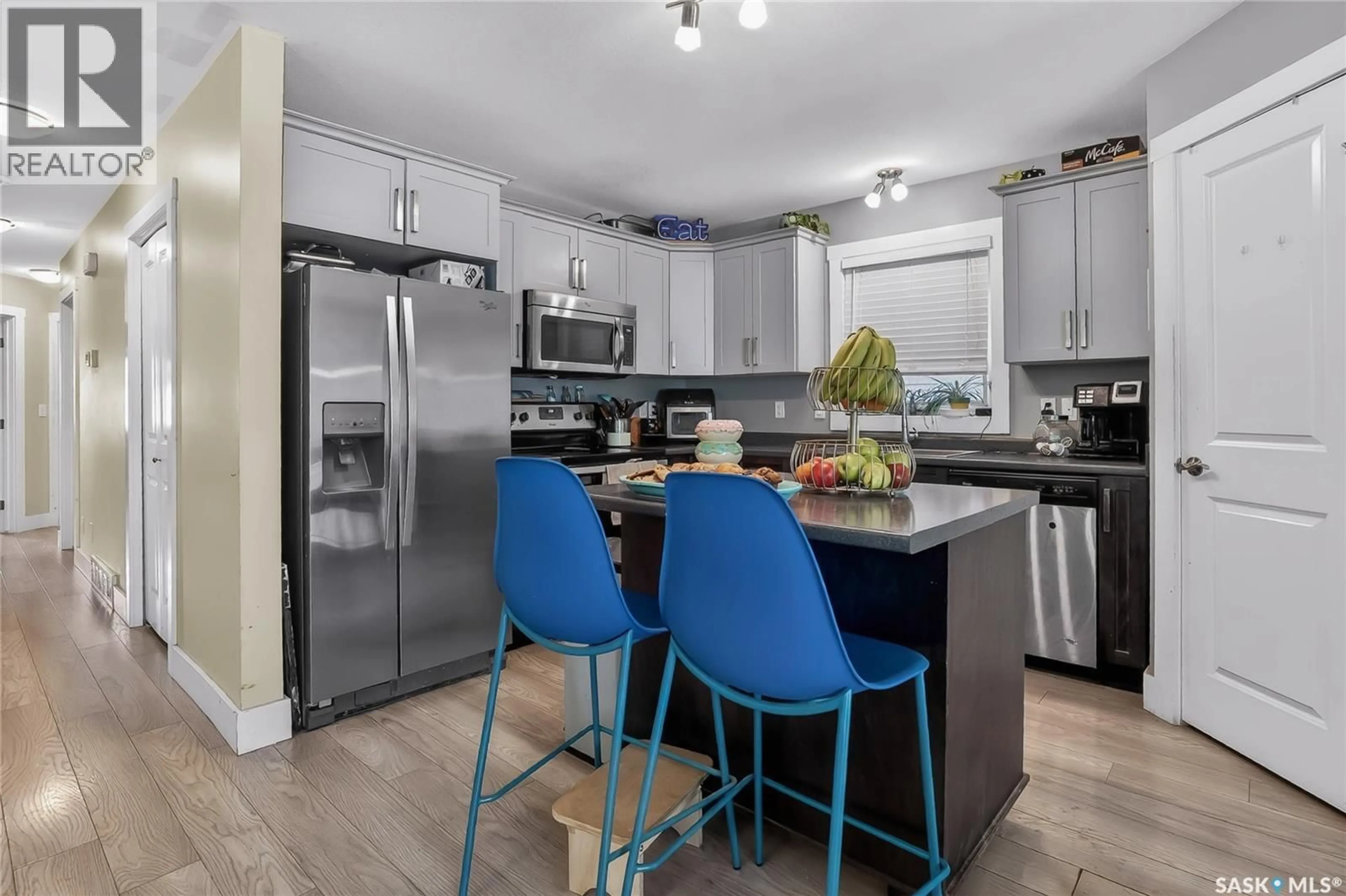 Open concept kitchen, unknown for 535 FAST WAY, Saskatoon Saskatchewan S7W0X1