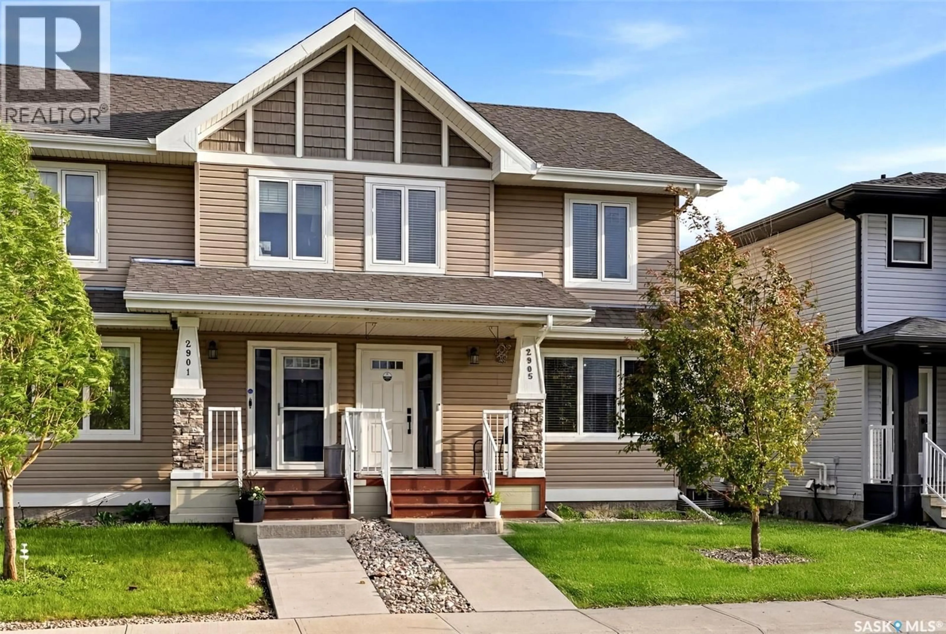Home with vinyl exterior material, street for 2905 ROCHDALE BOULEVARD, Regina Saskatchewan S4X0N1