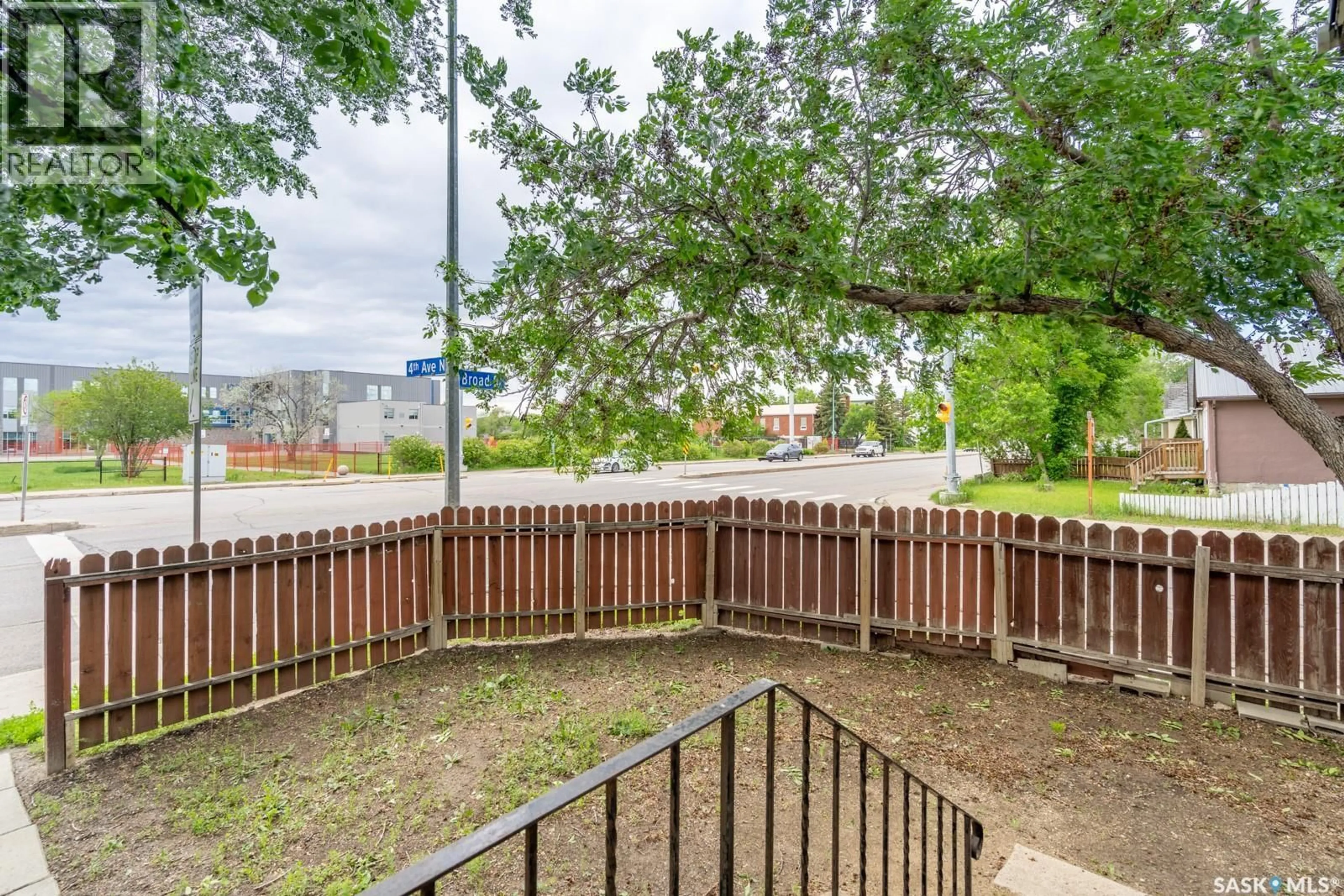 Patio, street for 201 BROAD STREET, Regina Saskatchewan S4R1X1