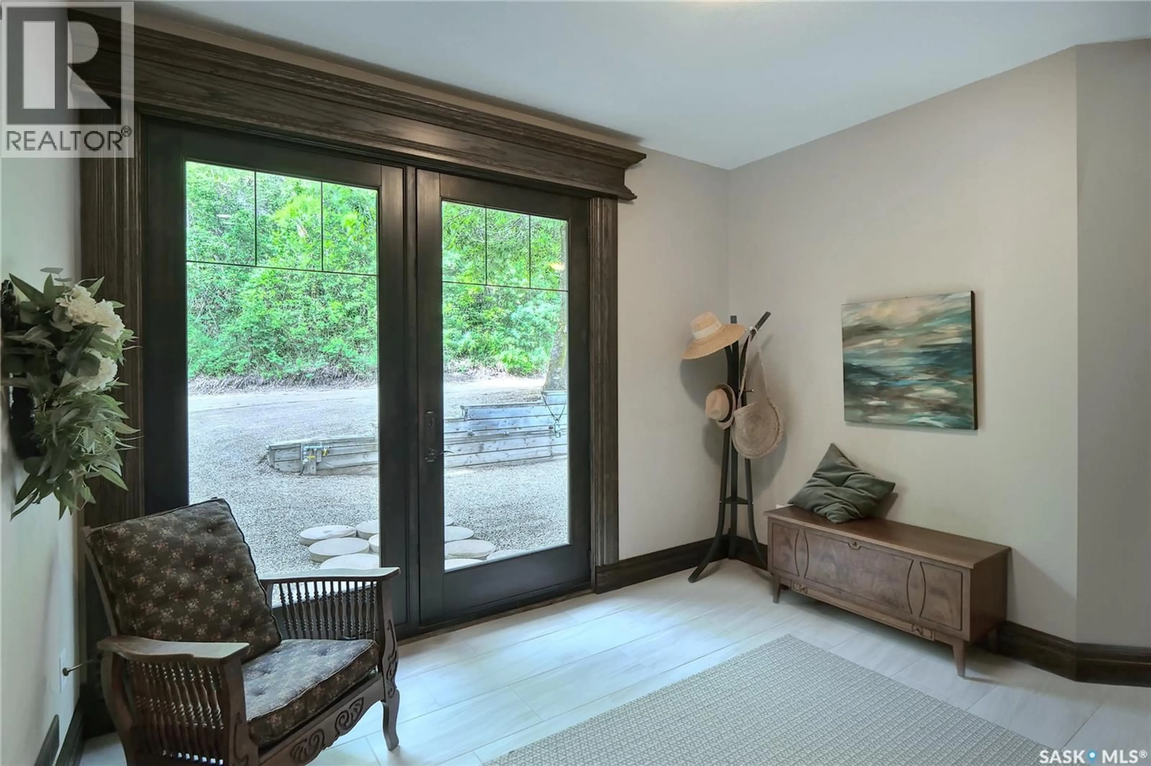 Indoor entryway for 662 VALLEY DRIVE, South Lake Saskatchewan S0H4C0