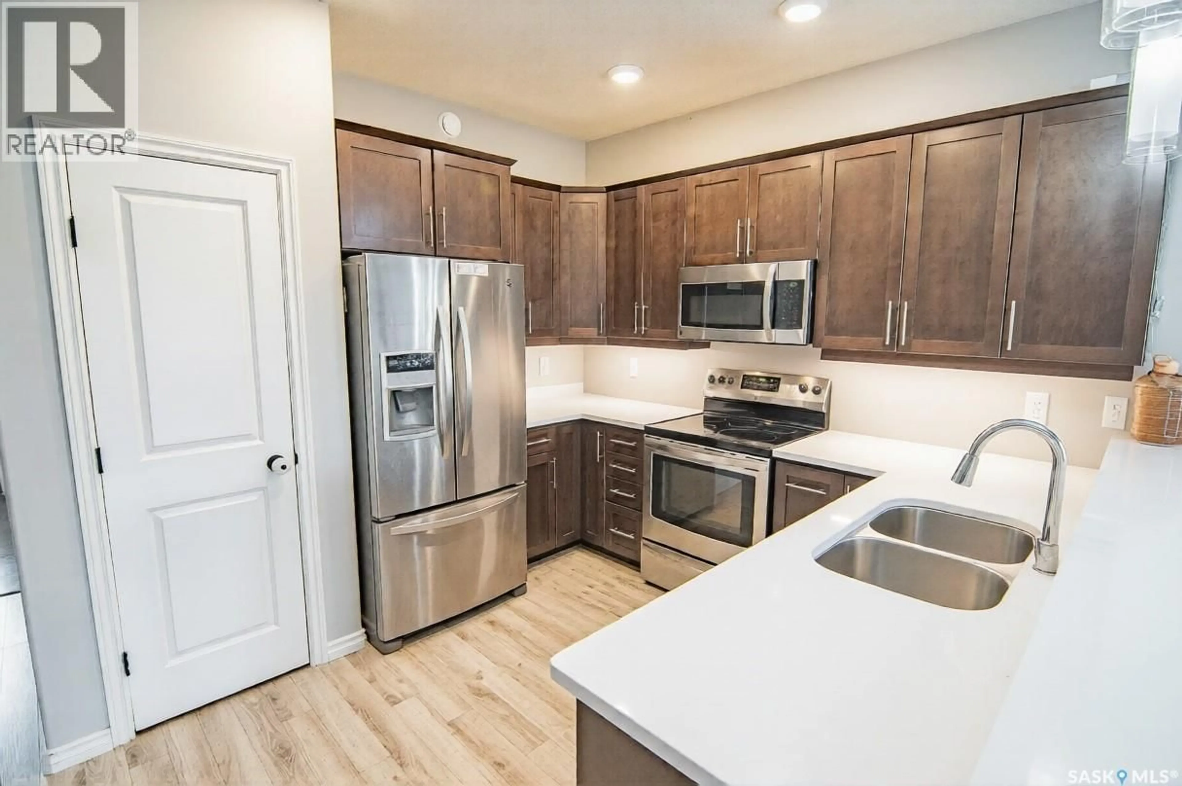 Unknown for 17 550 SOUTHWOOD DRIVE, Prince Albert Saskatchewan S6V1G4