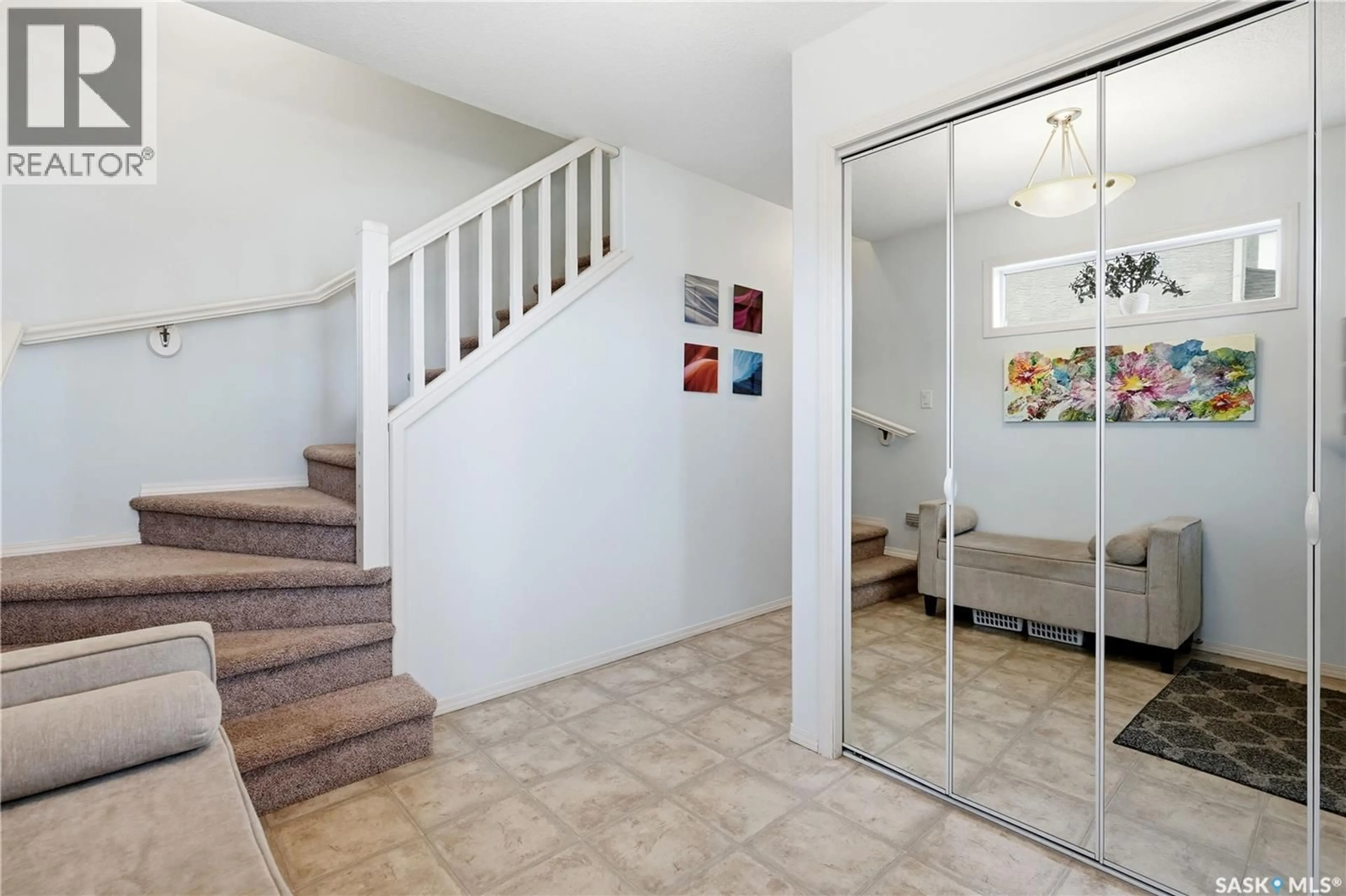 Indoor foyer for 1627 WINGERT DRIVE, Regina Saskatchewan S4X4P9
