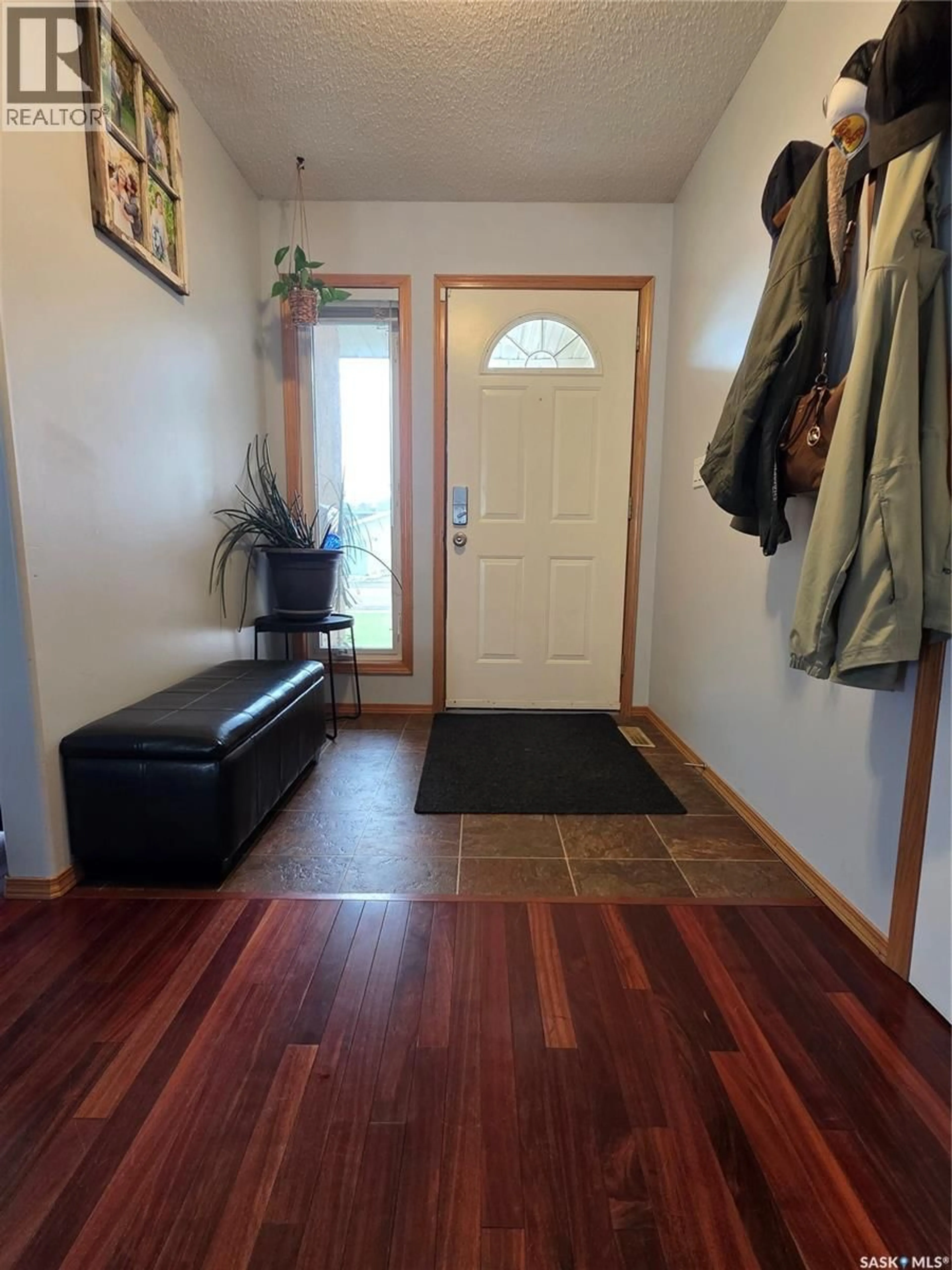 Indoor entryway for 705 SUN VALLEY DRIVE, Estevan Saskatchewan S4A2R1