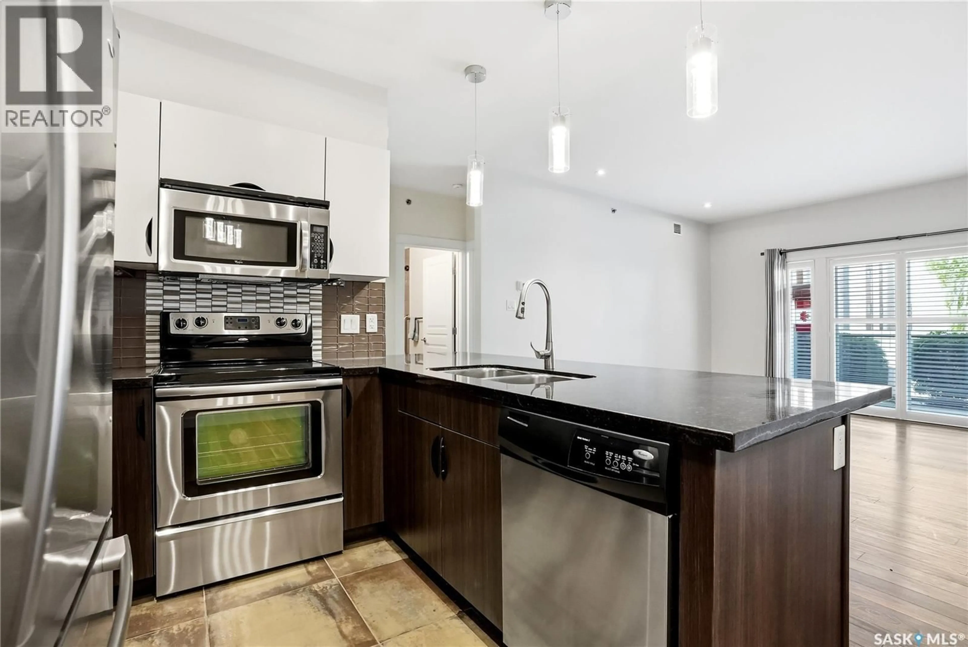 Standard kitchen, unknown for 107 721 8TH STREET, Saskatoon Saskatchewan S7H0R4