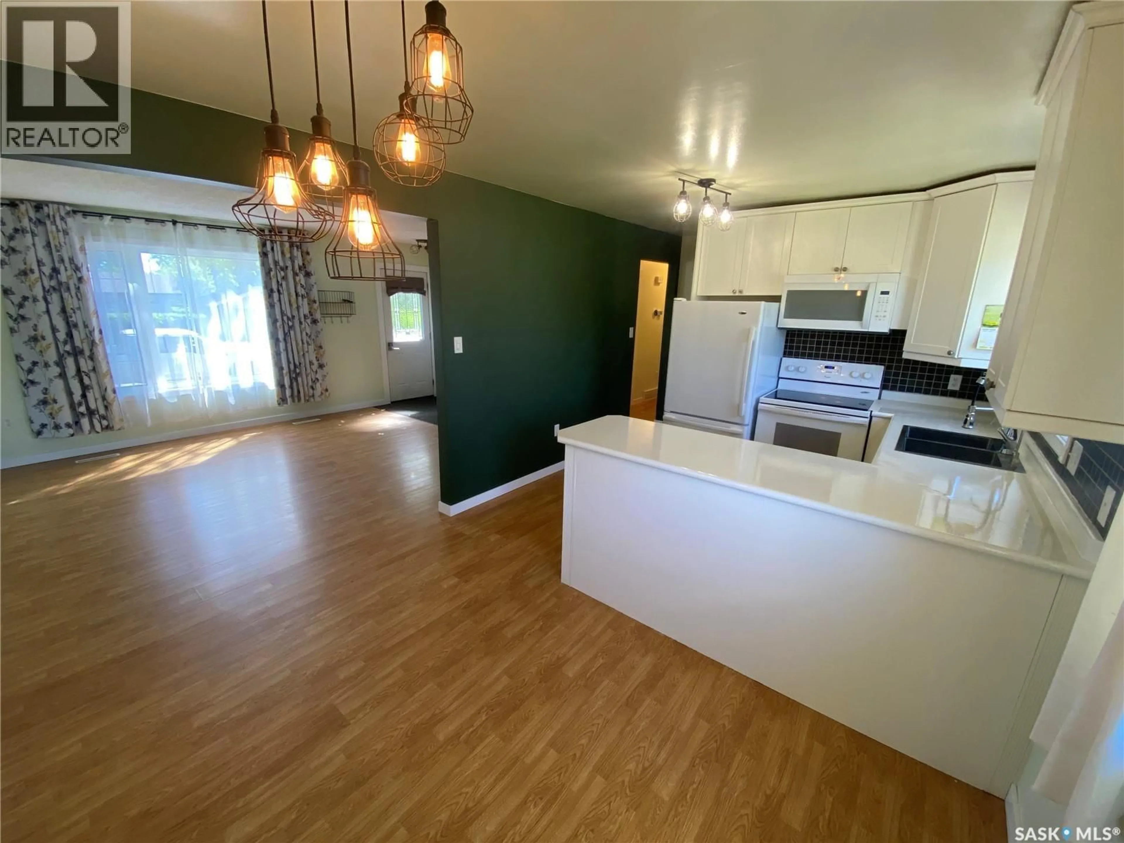 Open concept kitchen, unknown for 470 RIVERVIEW ROAD, Yorkton Saskatchewan S3N2L9
