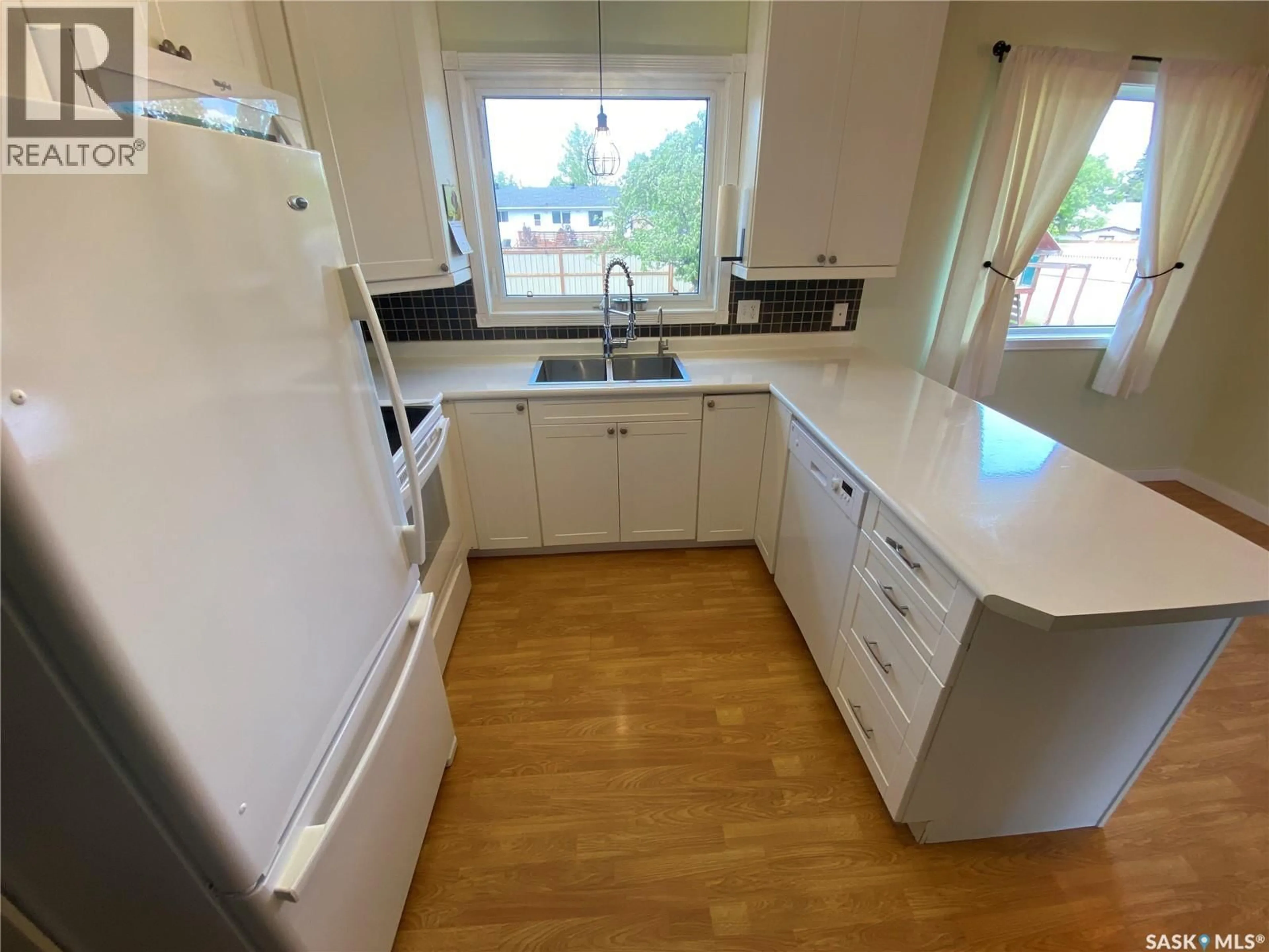 Standard kitchen, wood/laminate floor for 470 RIVERVIEW ROAD, Yorkton Saskatchewan S3N2L9