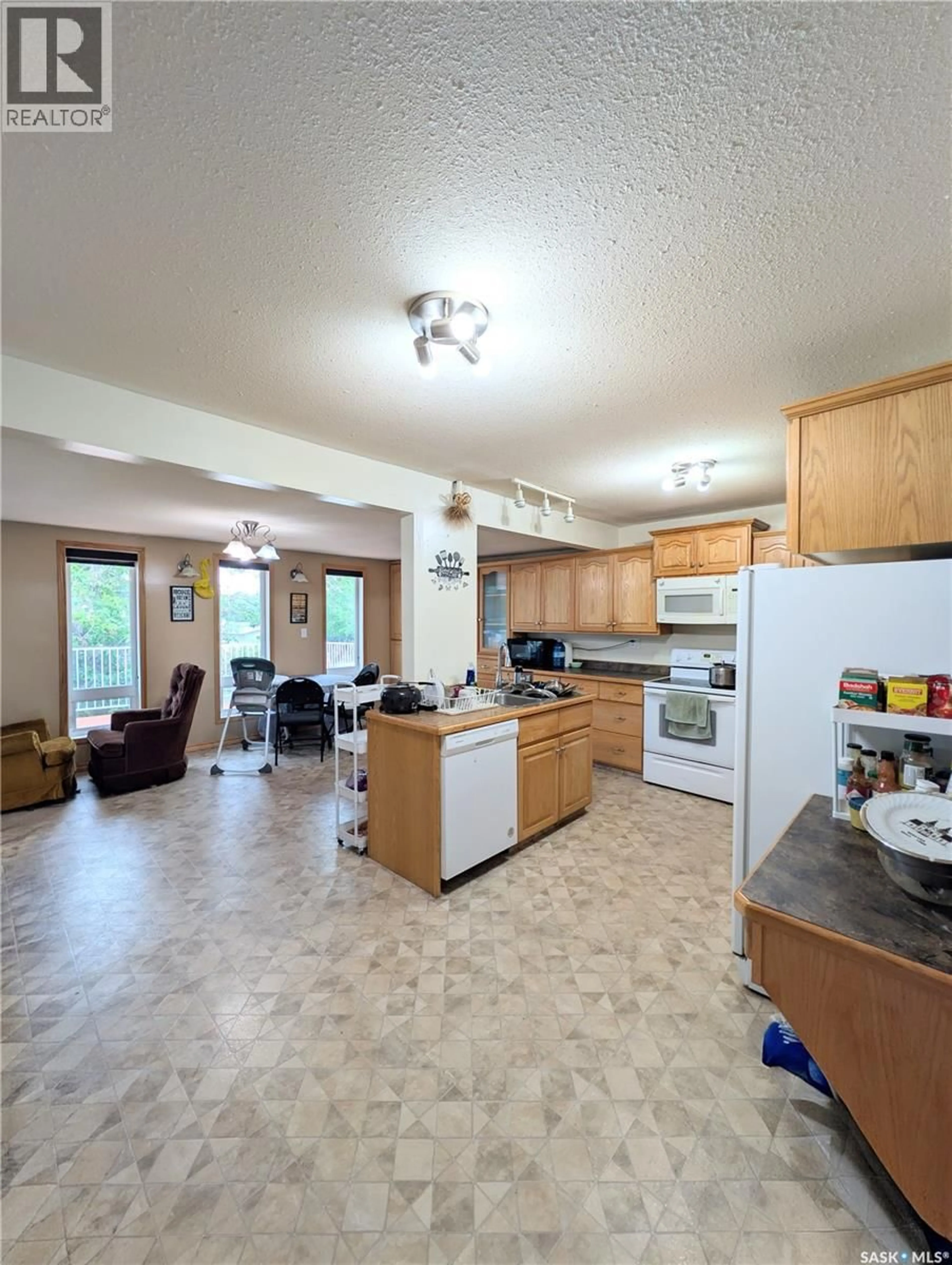 Open concept kitchen, unknown for 350 BEGG STREET, Swift Current Saskatchewan S9H0K6