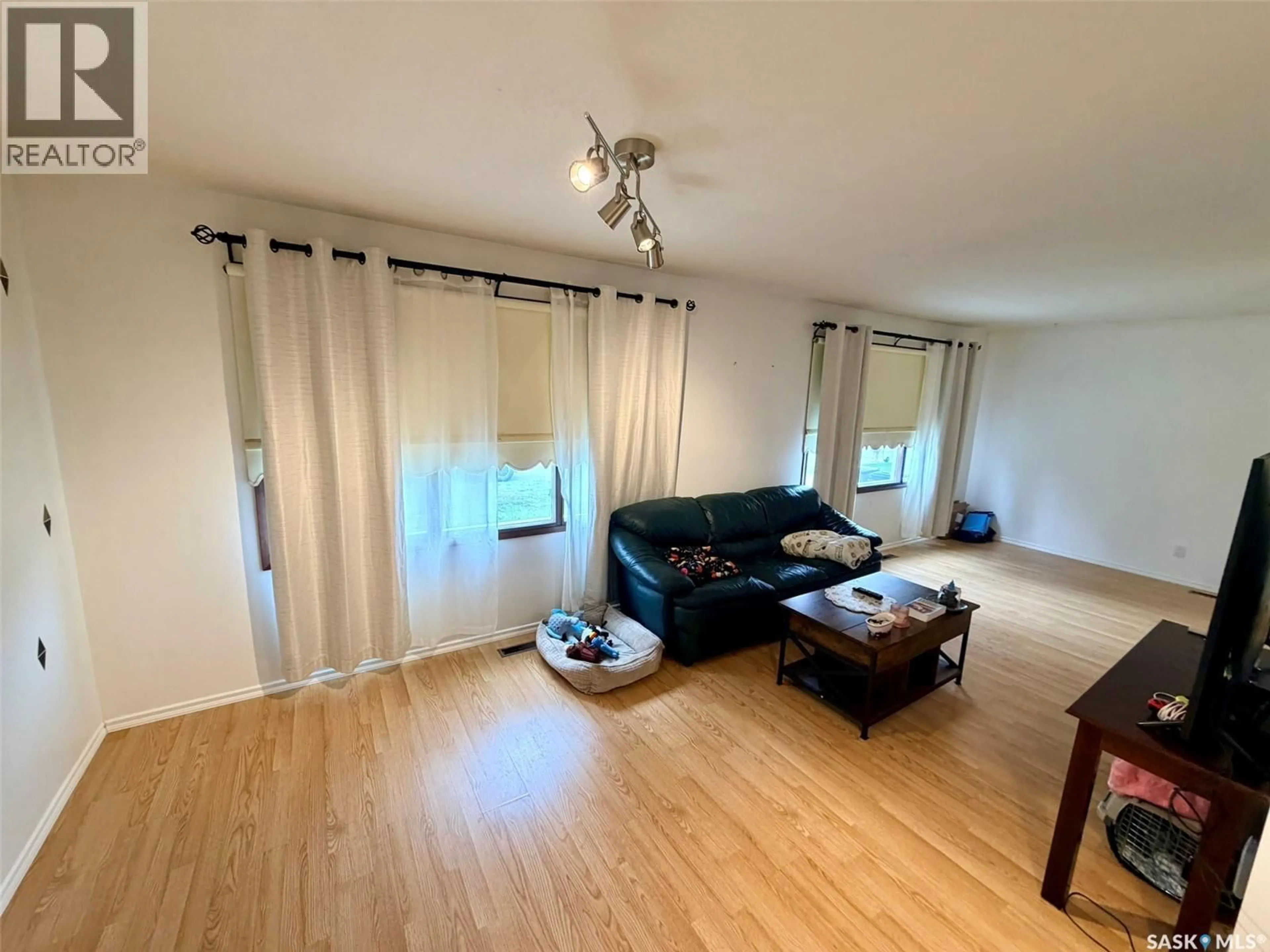 A pic of a room for E - 208 7TH STREET, Wynyard Saskatchewan S0A4T0