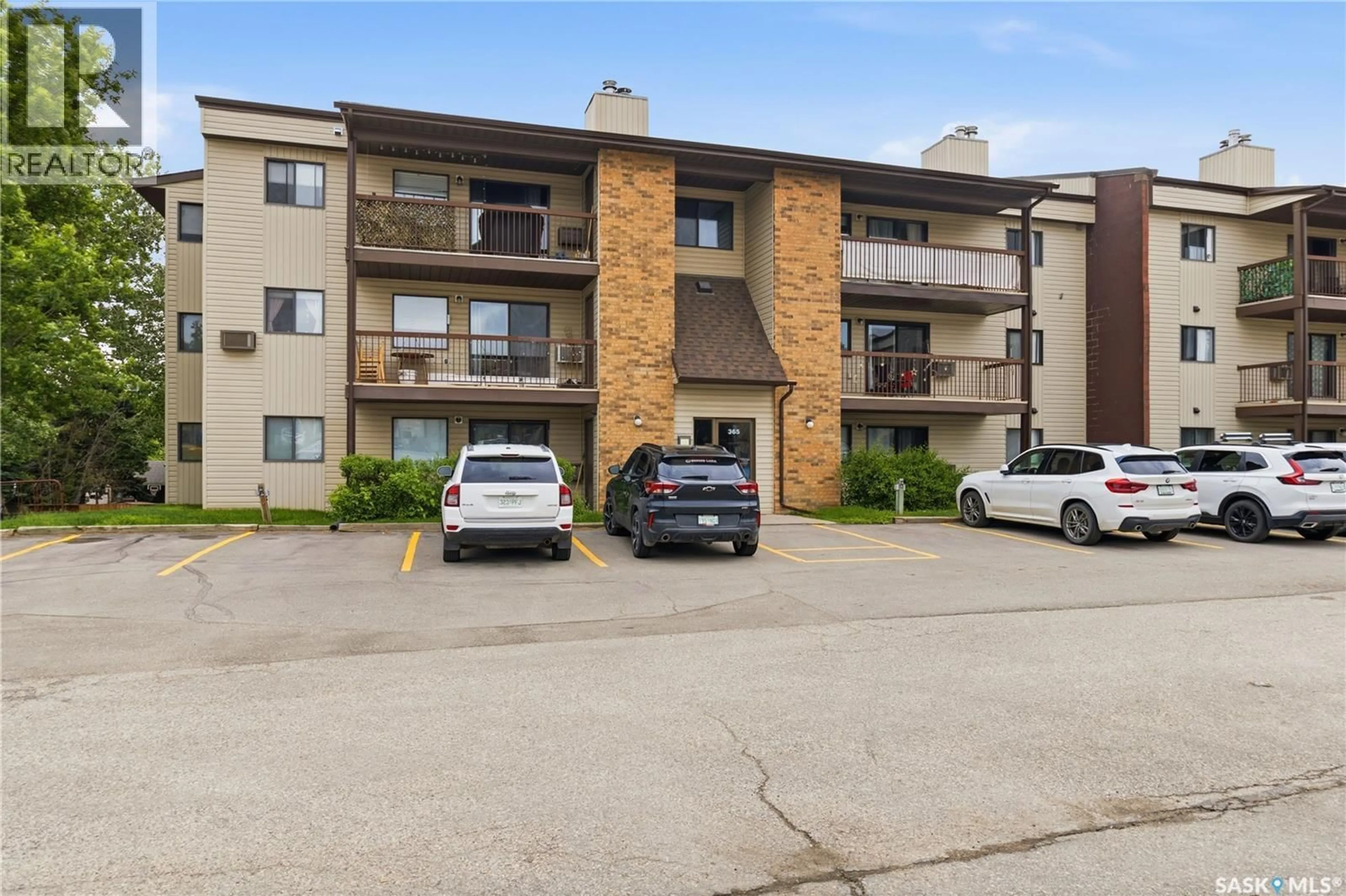 Patio, unknown for 203 - 365 KINGSMERE BOULEVARD, Saskatoon Saskatchewan S7J4J6