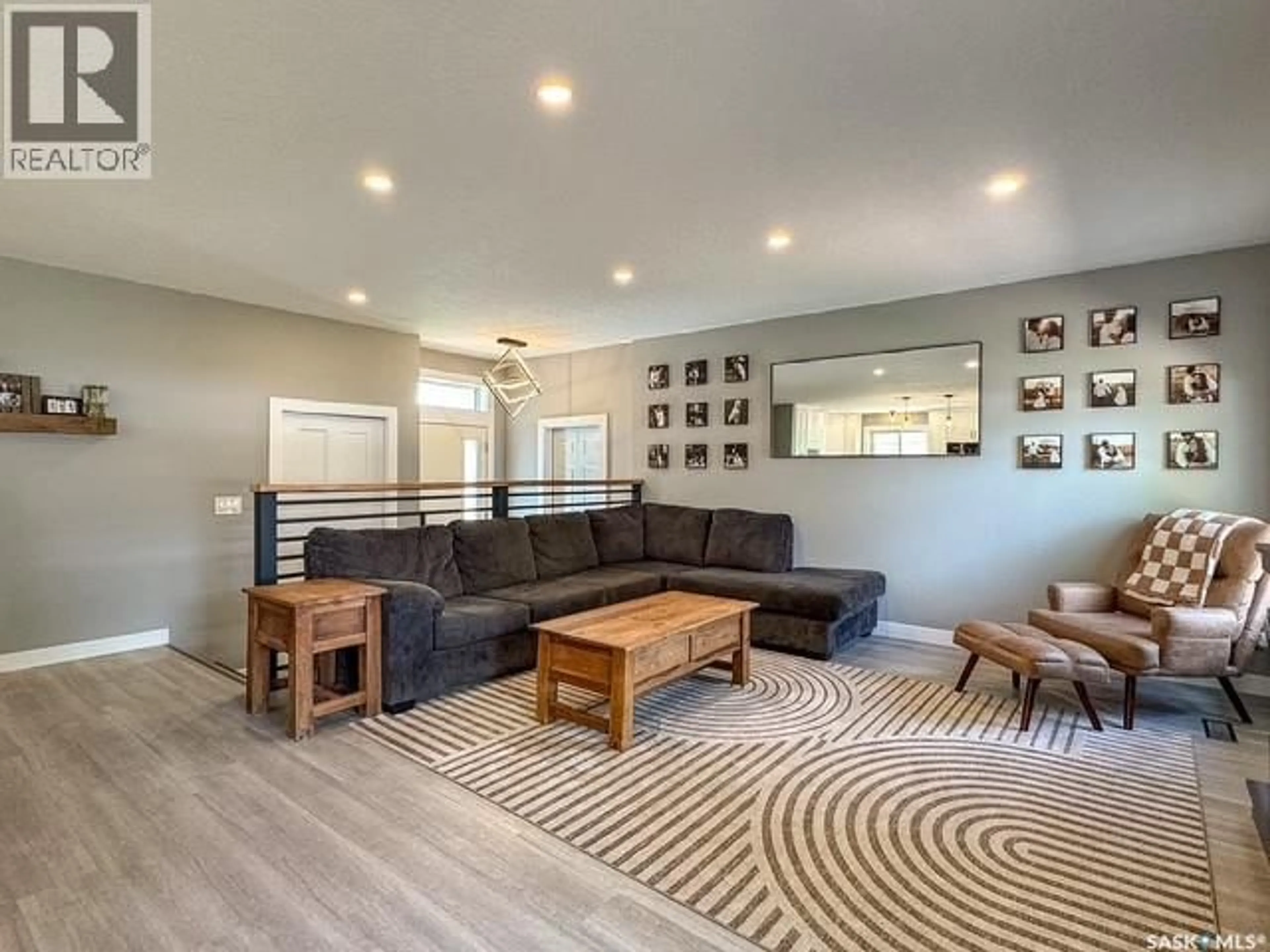 Living room with furniture, unknown for 482 RUSSELL CRESCENT, Swift Current Saskatchewan S9H4S7