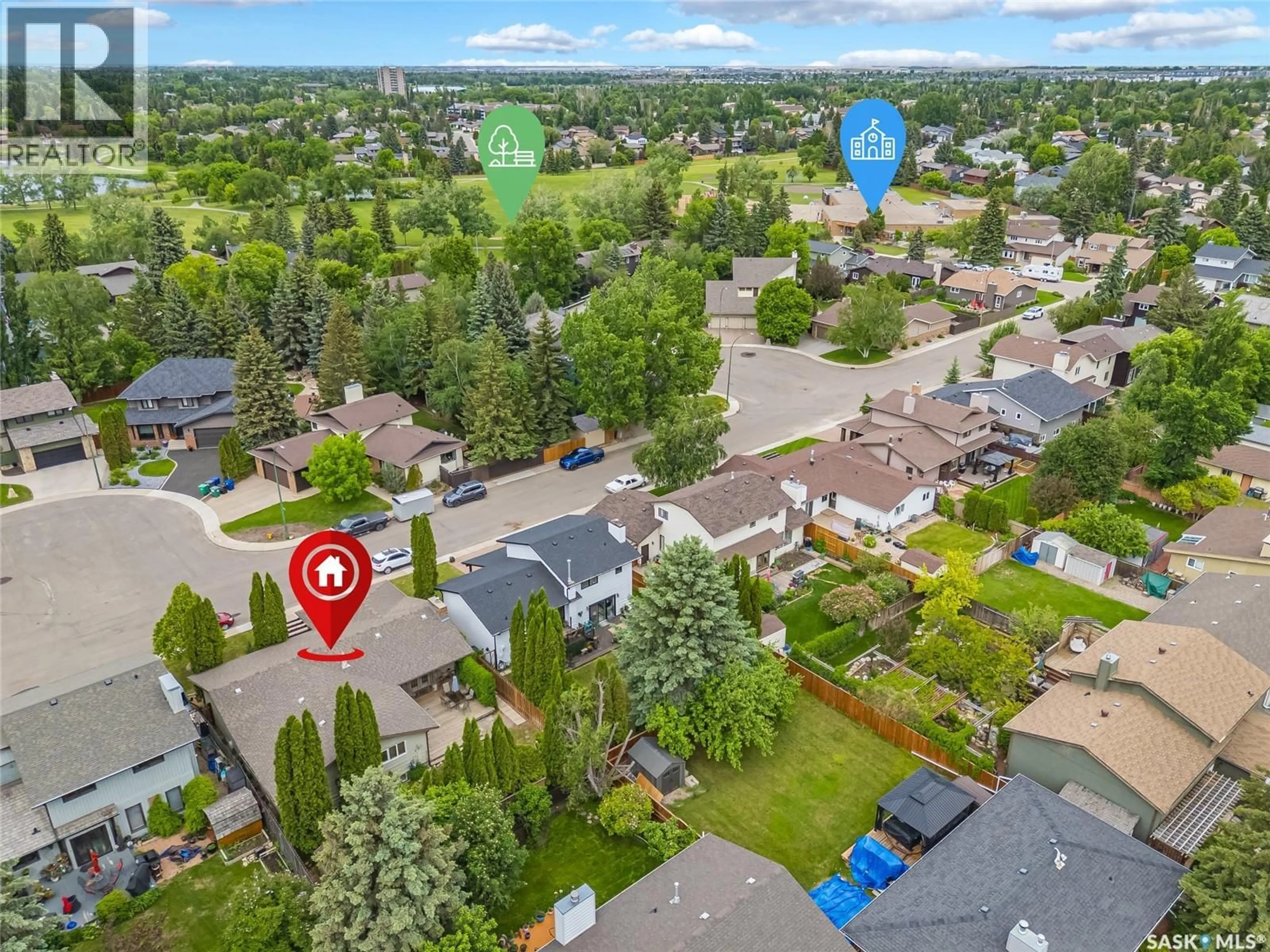 A pic from outside/outdoor area/front of a property/back of a property/a pic from drone, street for 330 WHITESHORE WAY, Saskatoon Saskatchewan S7J4C2
