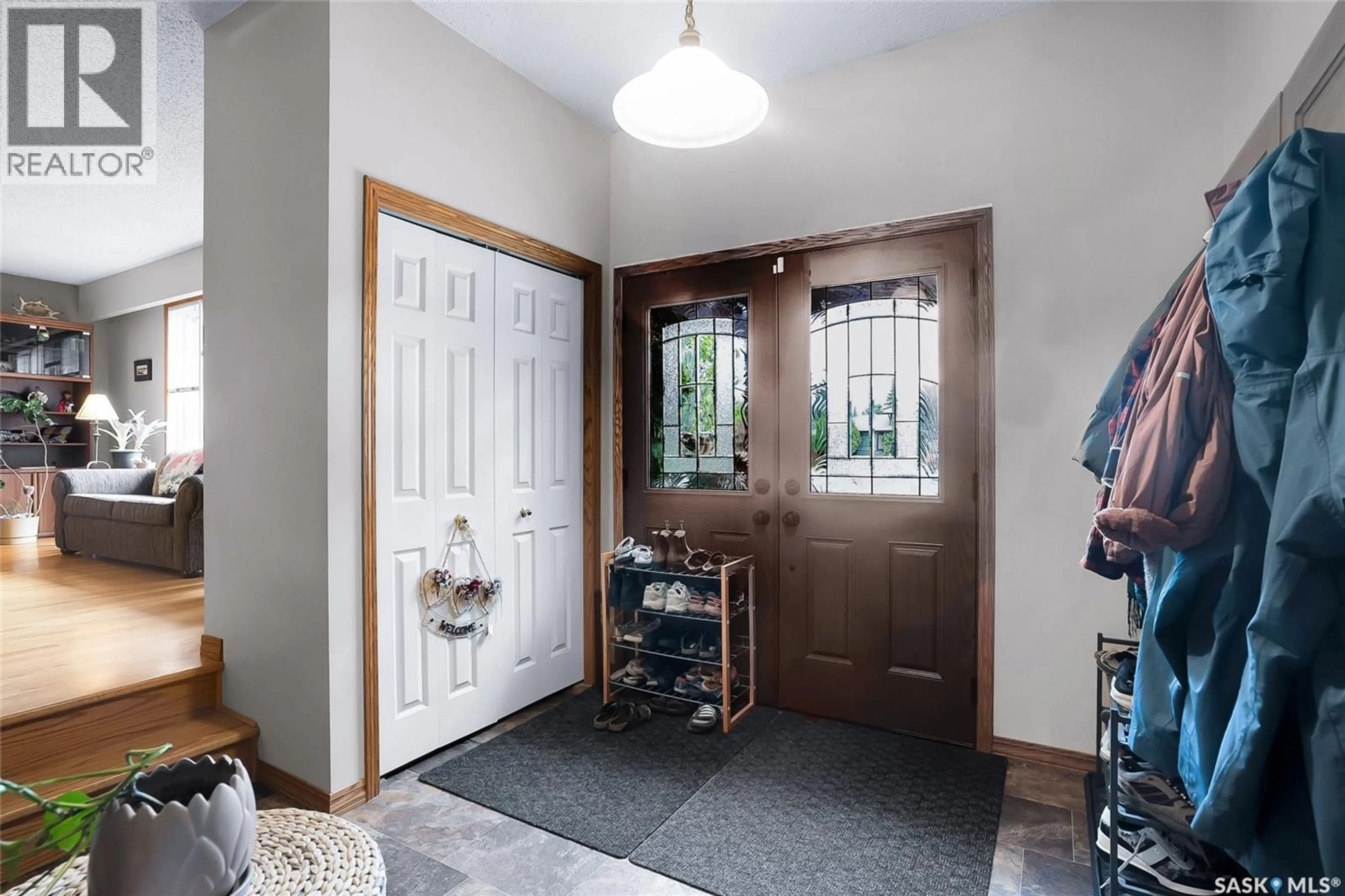 Indoor entryway for 330 WHITESHORE WAY, Saskatoon Saskatchewan S7J4C2