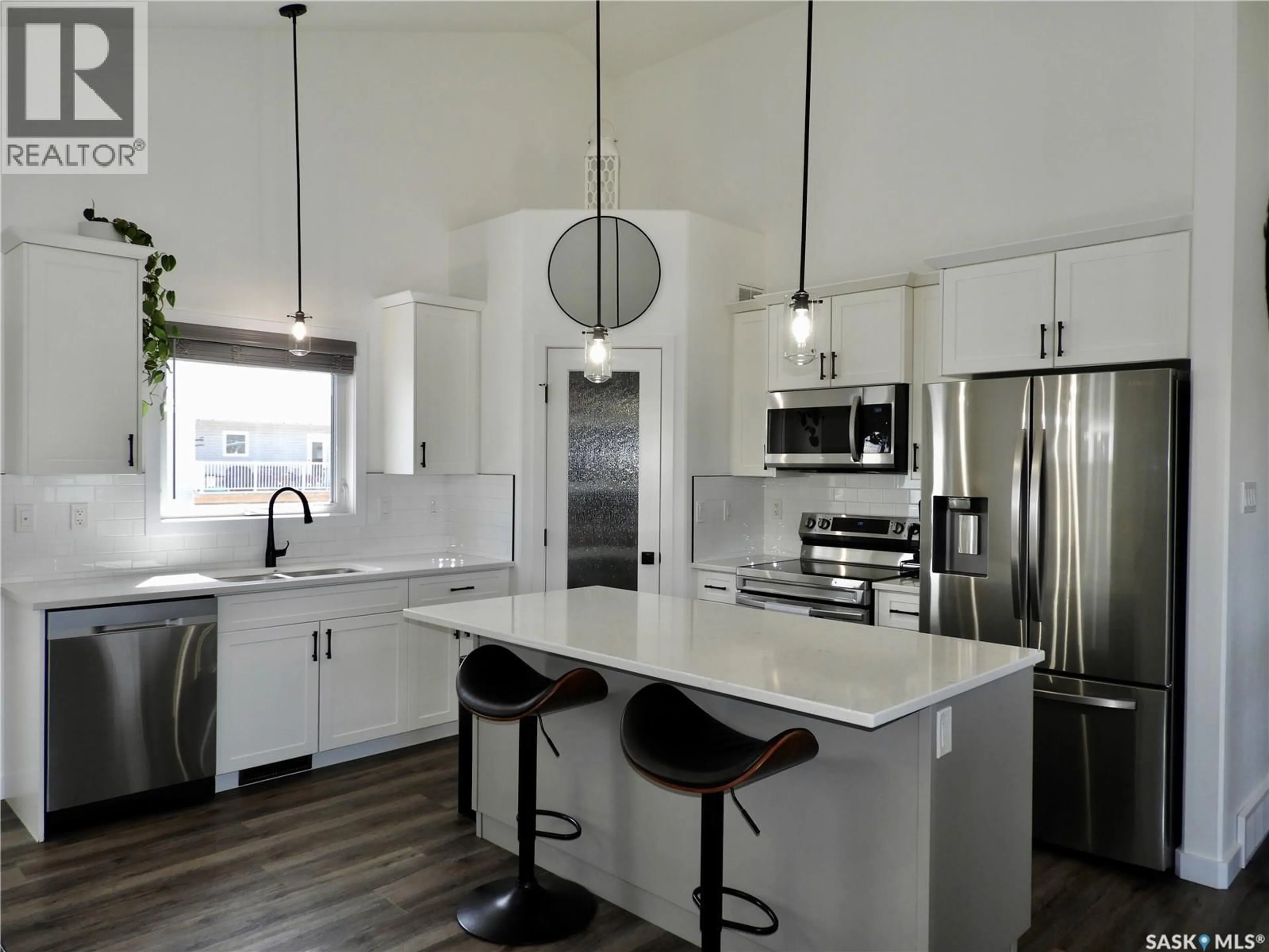 Open concept kitchen, unknown for 715 SCOTT CRESCENT, Warman Saskatchewan S0K4S4