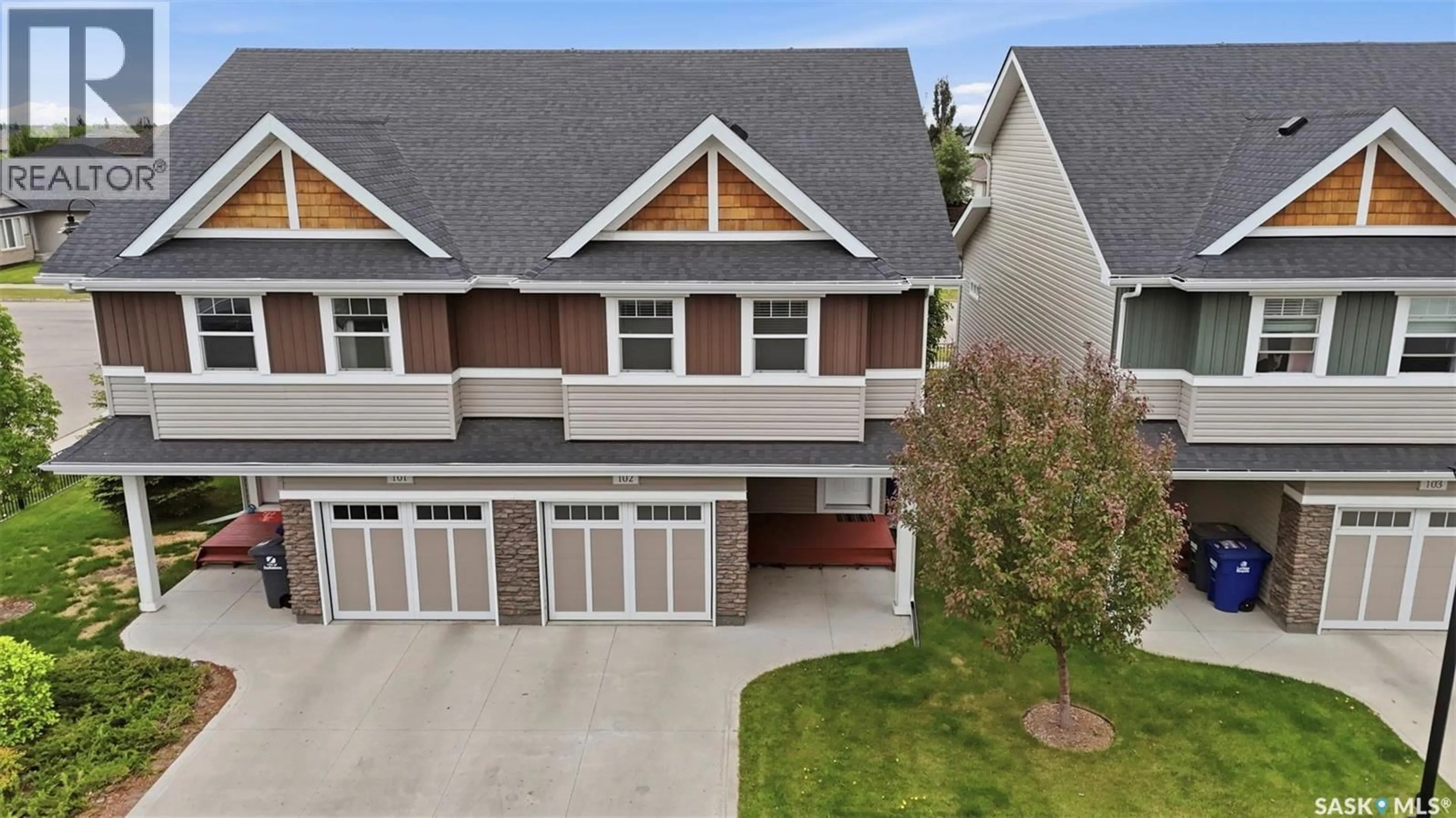 Home with vinyl exterior material, street for 315 - 102 DICKSON CRESCENT, Saskatoon Saskatchewan S7T0T8