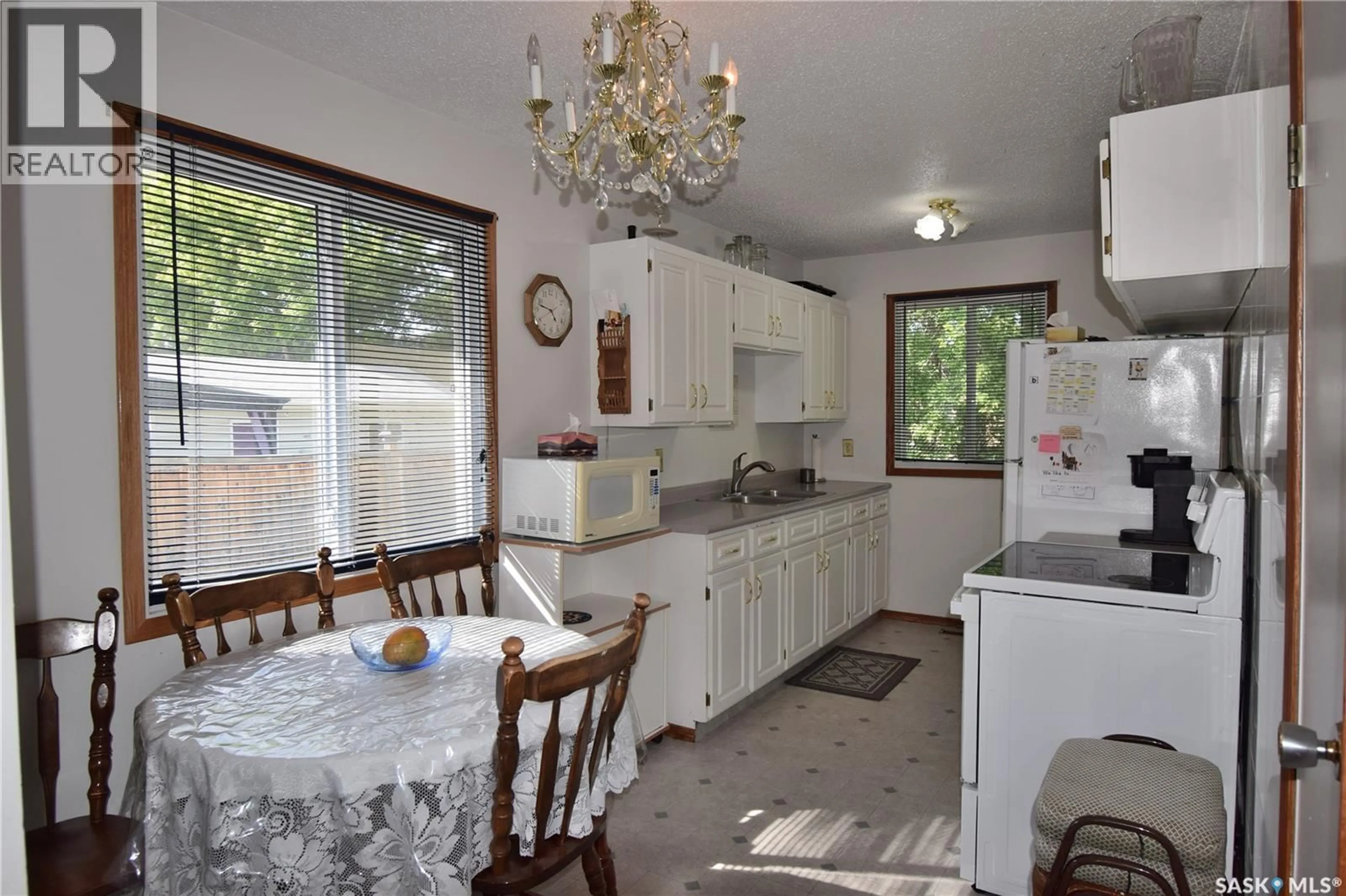 Standard kitchen, ceramic/tile floor for 1570 4TH STREET, Prince Albert Saskatchewan S6V6K4