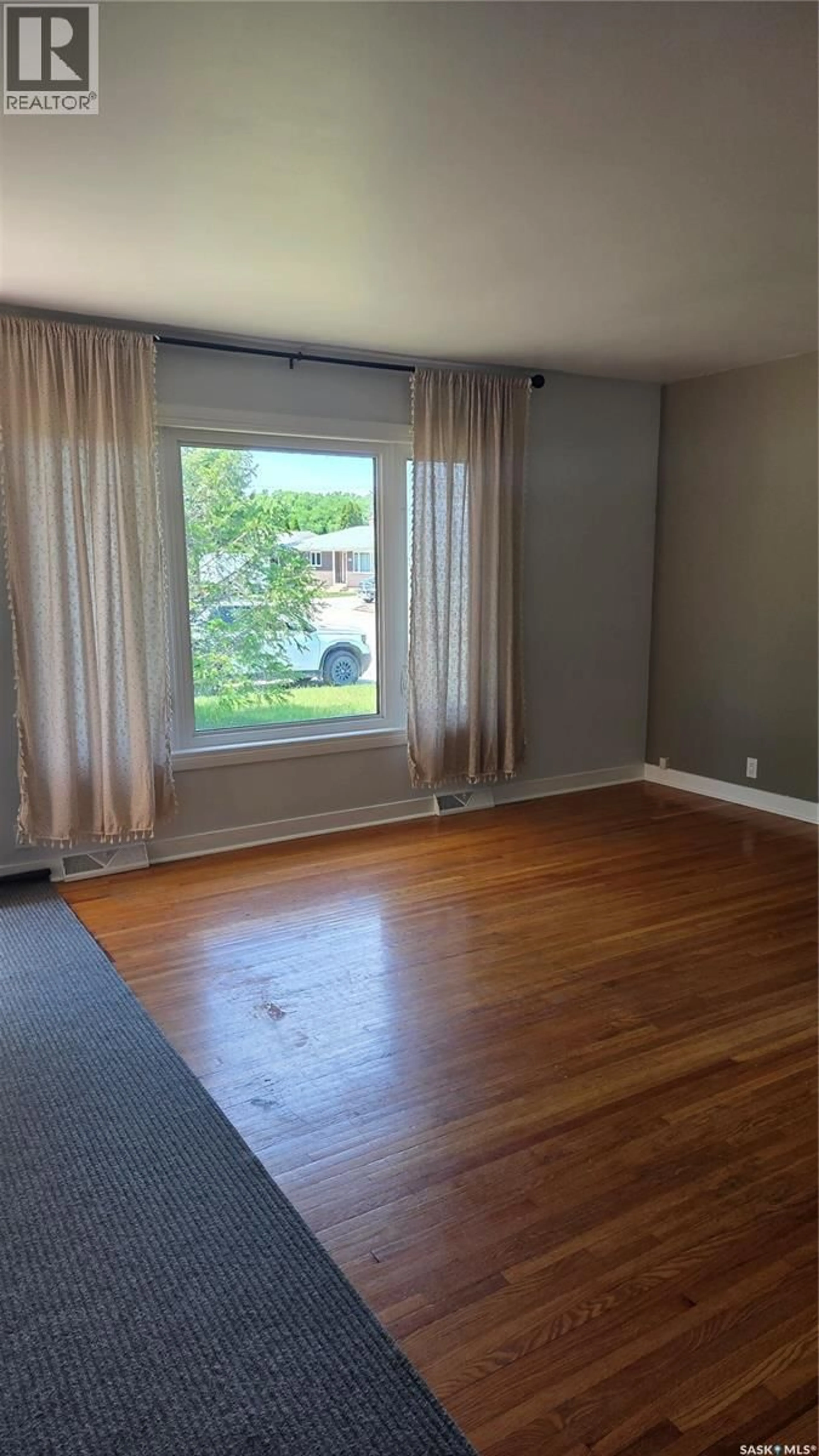 A pic of a room for 1151 BOGUE AVENUE, Moose Jaw Saskatchewan S6H4M4