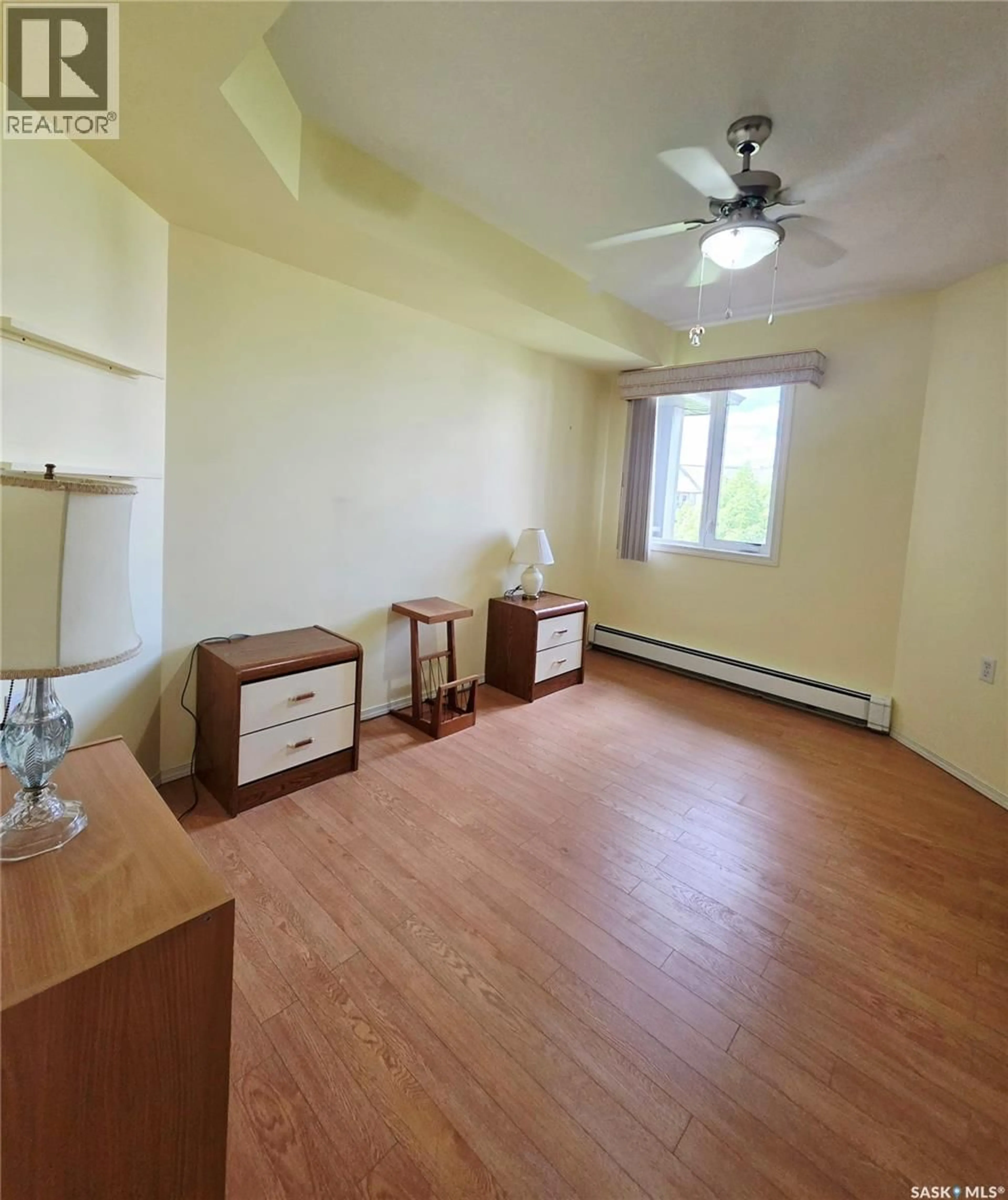 A pic of a room for 408 1622 ACADIA DRIVE, Saskatoon Saskatchewan S7H5H7