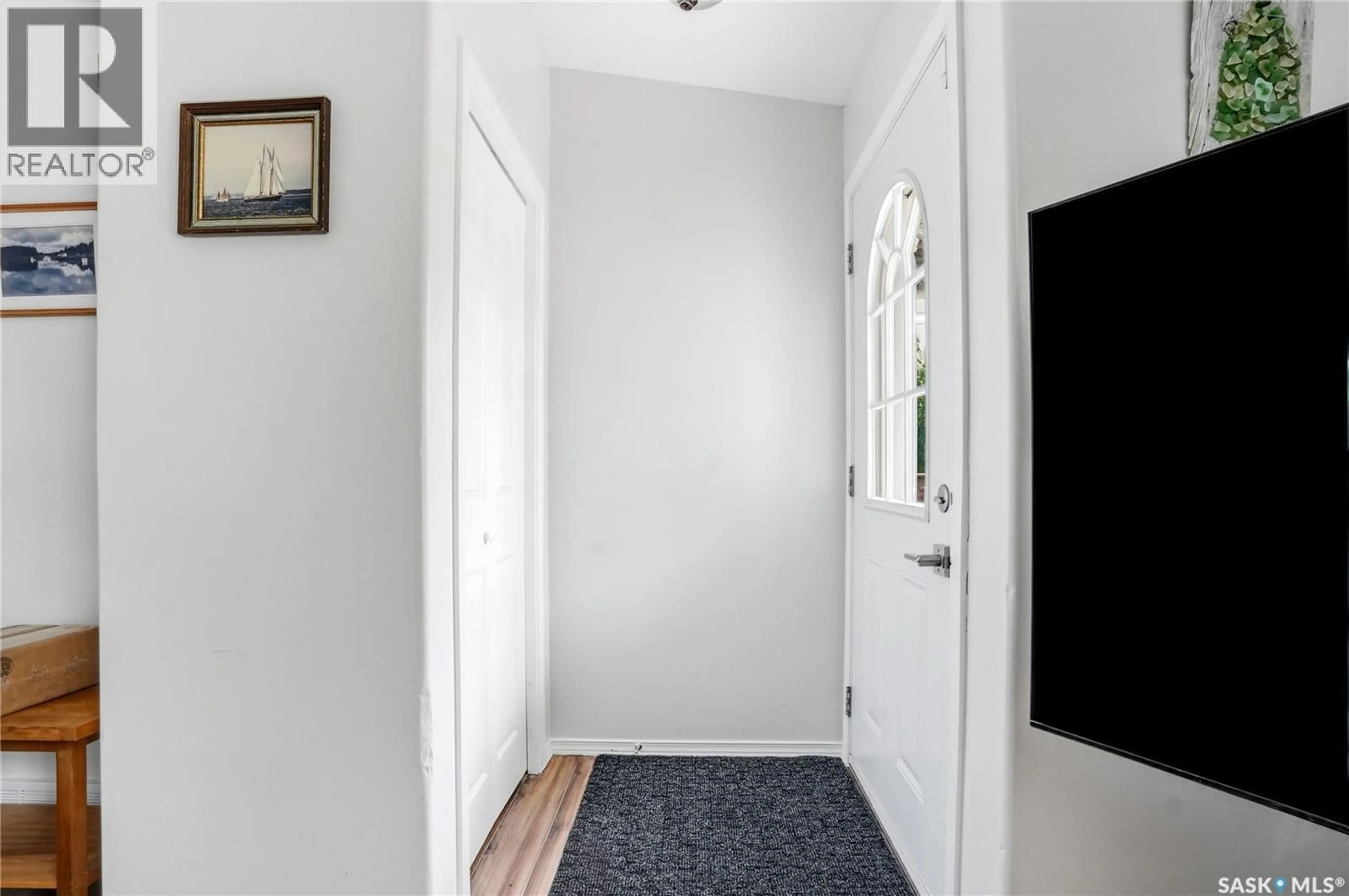 Indoor entryway for 84 BYERS CRESCENT, Saskatoon Saskatchewan S7L4H2