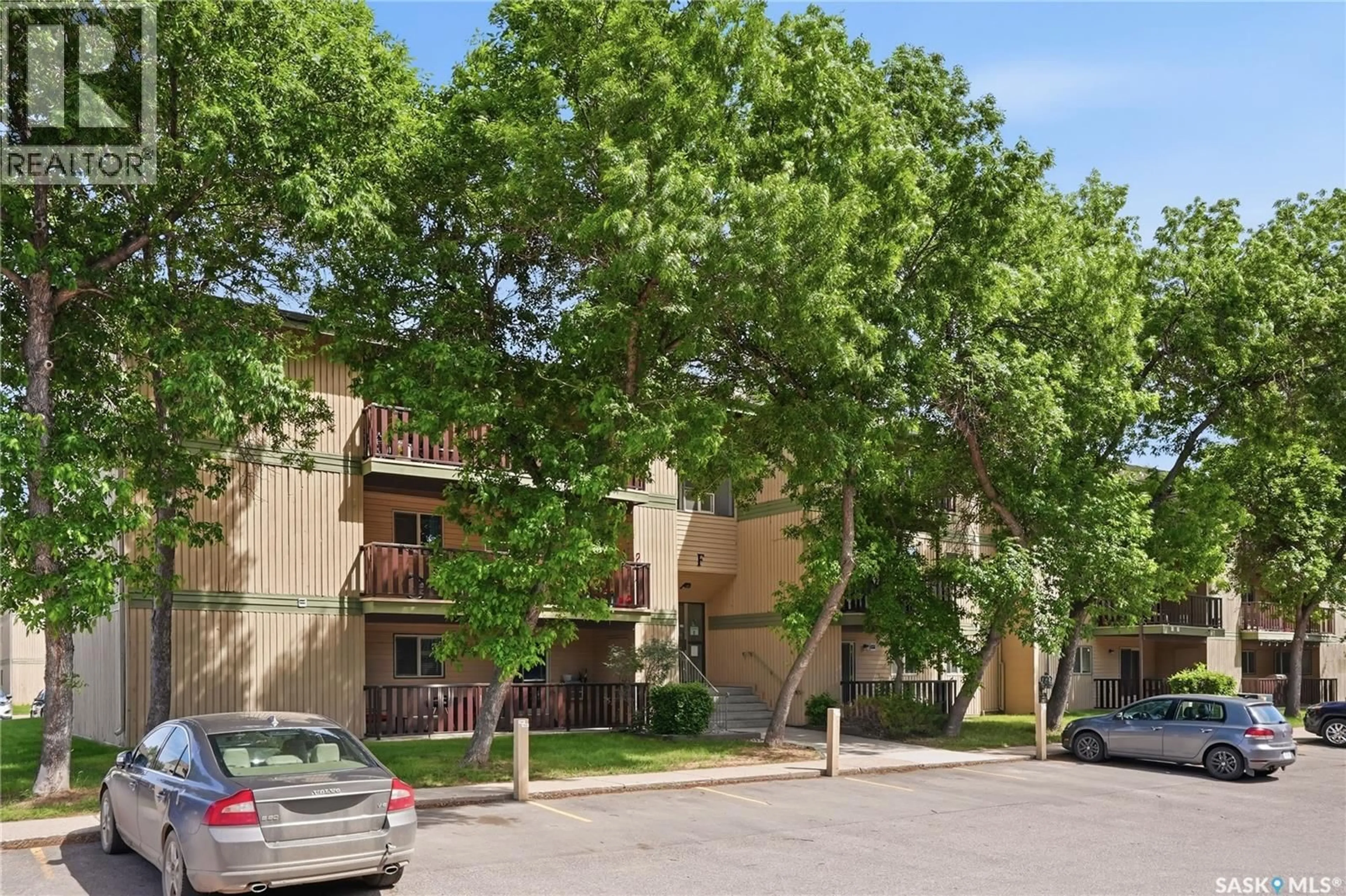 Patio, street for 308F - 1121 MCKERCHER DRIVE, Saskatoon Saskatchewan S7H5B8