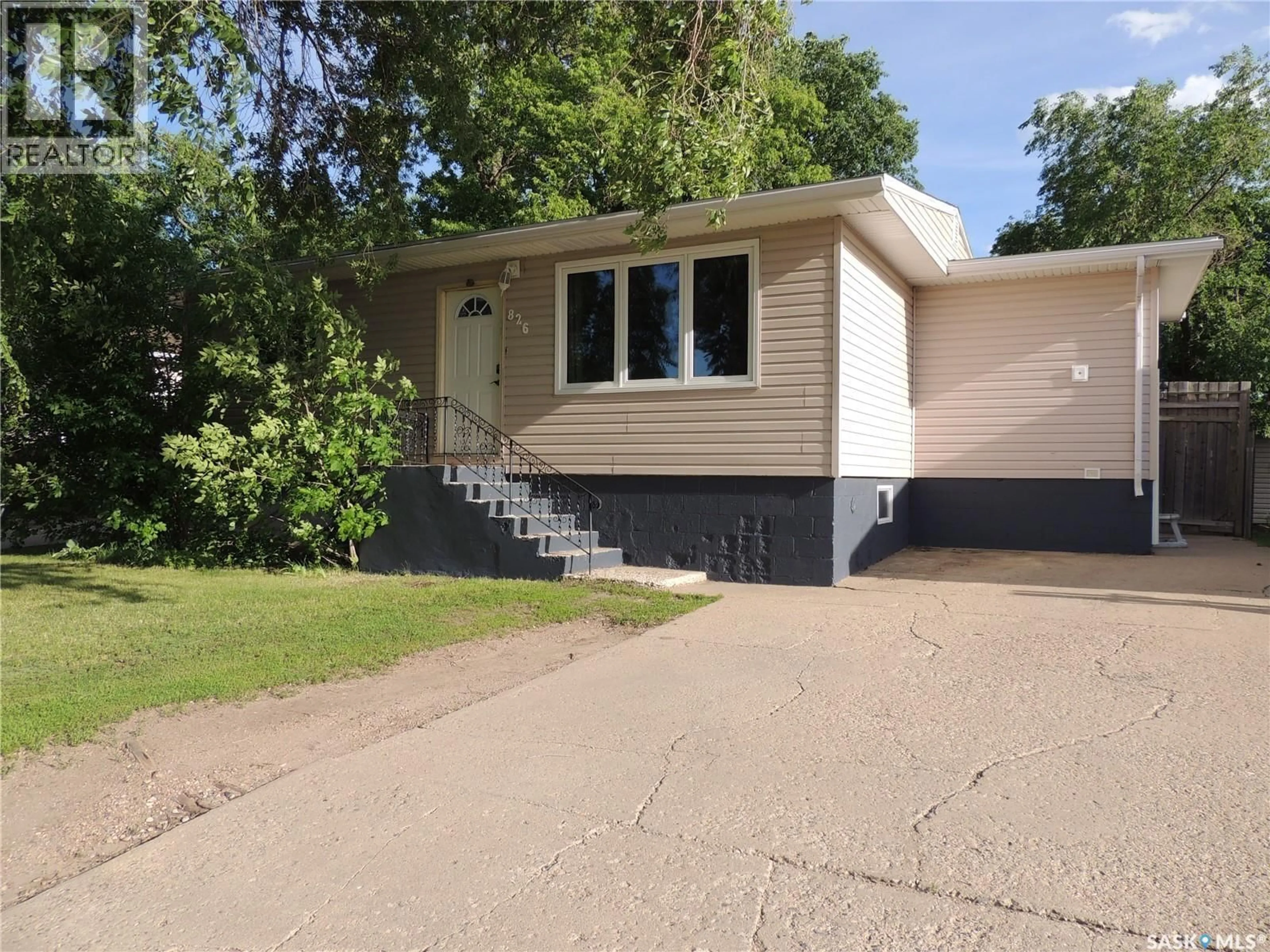 Home with vinyl exterior material, street for 826 ALBERT STREET, Estevan Saskatchewan S4A1S1