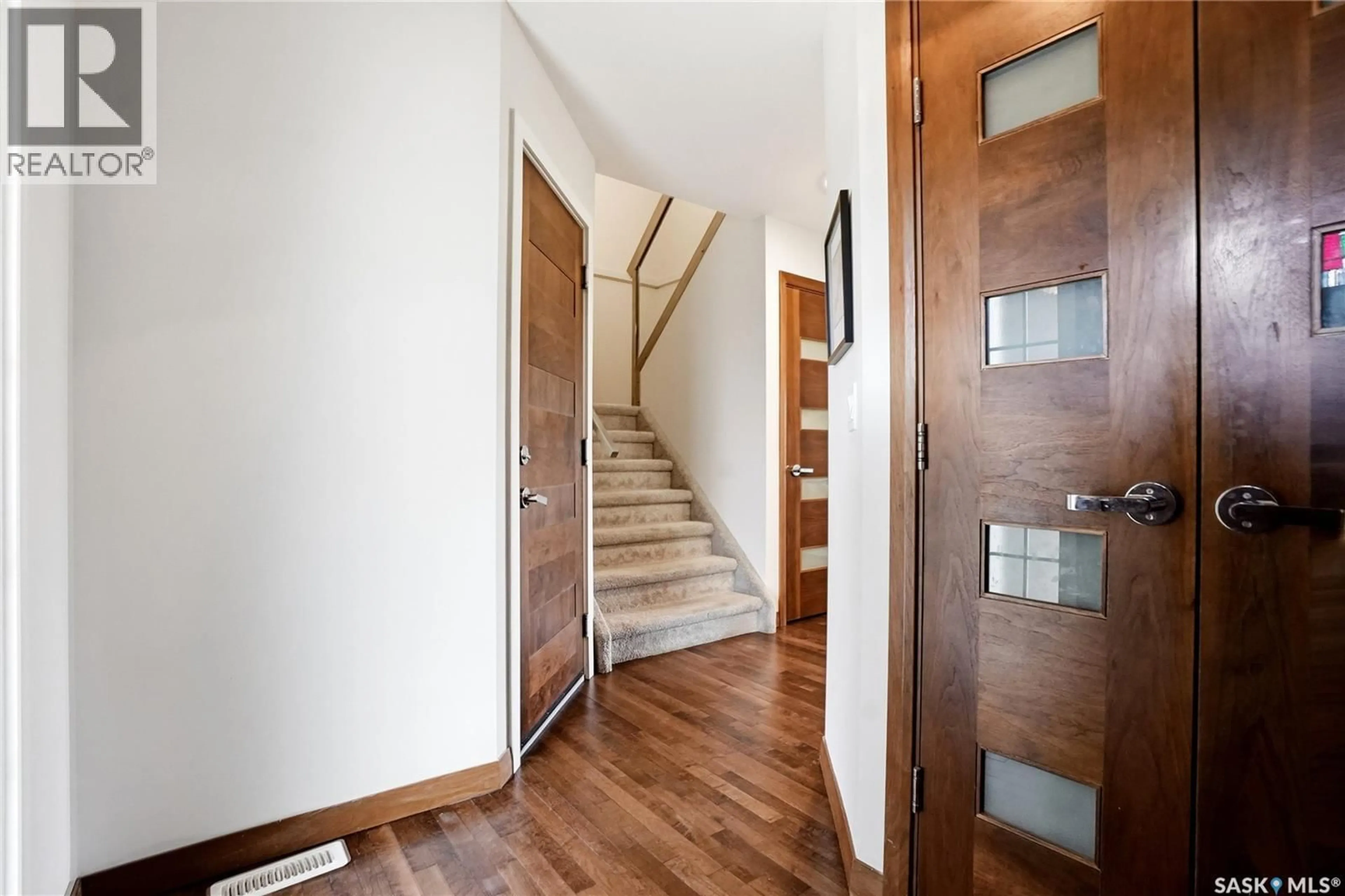 Indoor foyer for 2012 - 514 POHORECKY CRESCENT, Saskatoon Saskatchewan S7W0V4