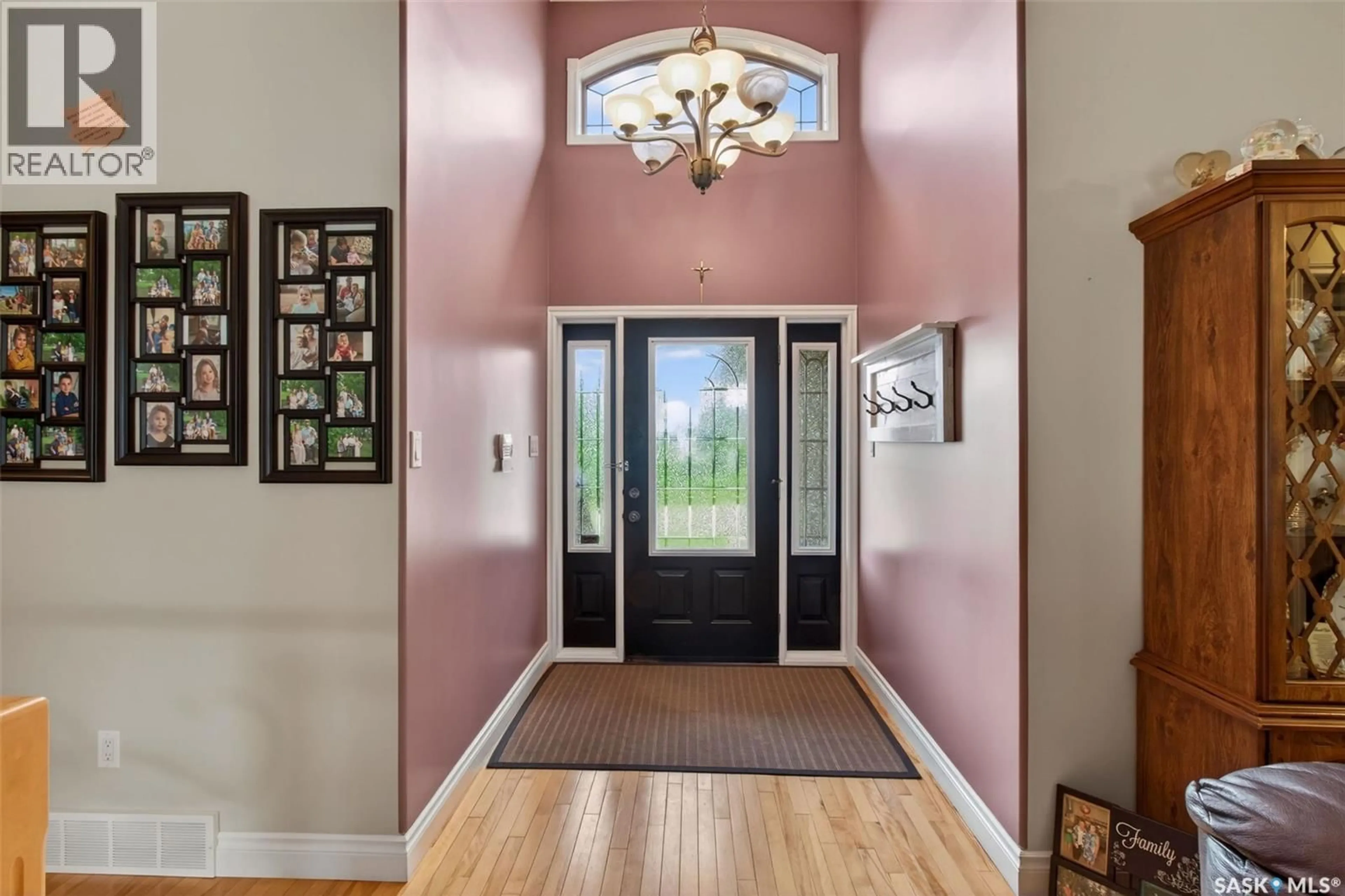 Indoor entryway for 1 TELFER BAY, Prince Albert Saskatchewan S6X1C4