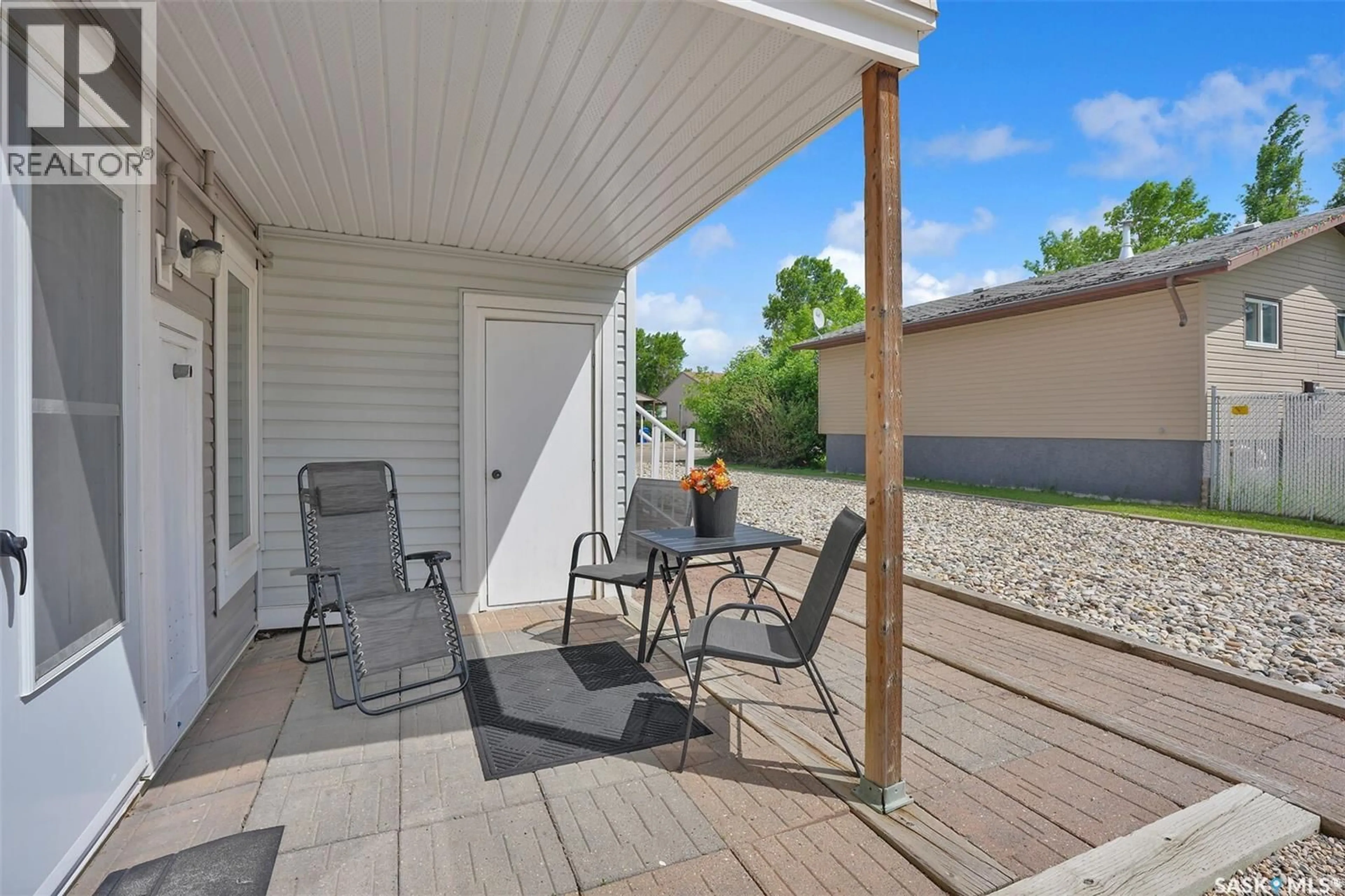 Patio, street for 7223 - 14 DALGLIESH DRIVE, Regina Saskatchewan S4X2B8