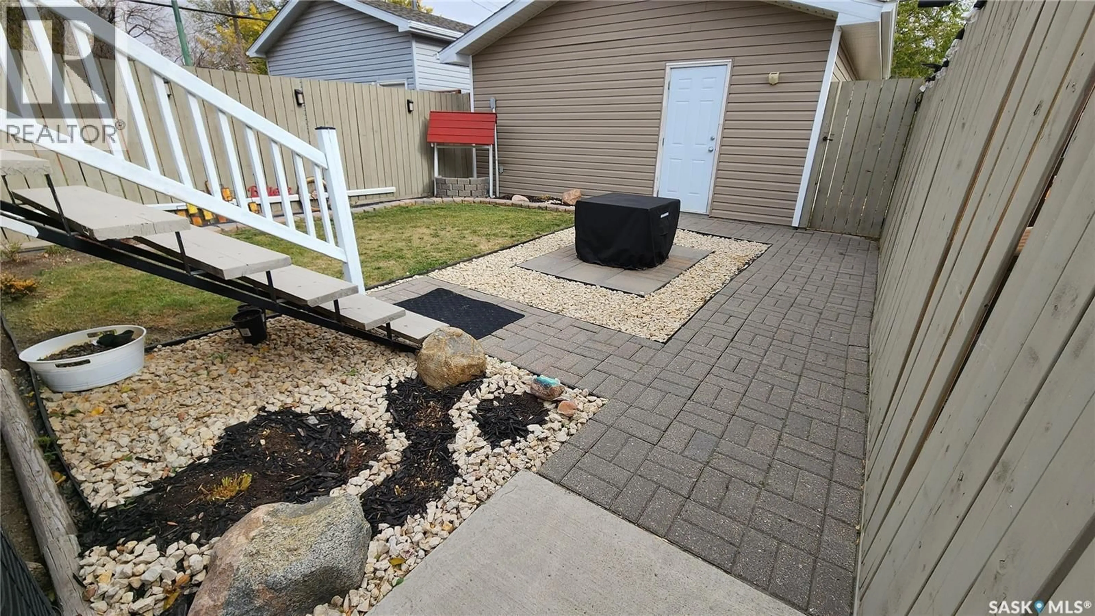 Patio, street for 405 LORNE STREET, Regina Saskatchewan S4R2J5