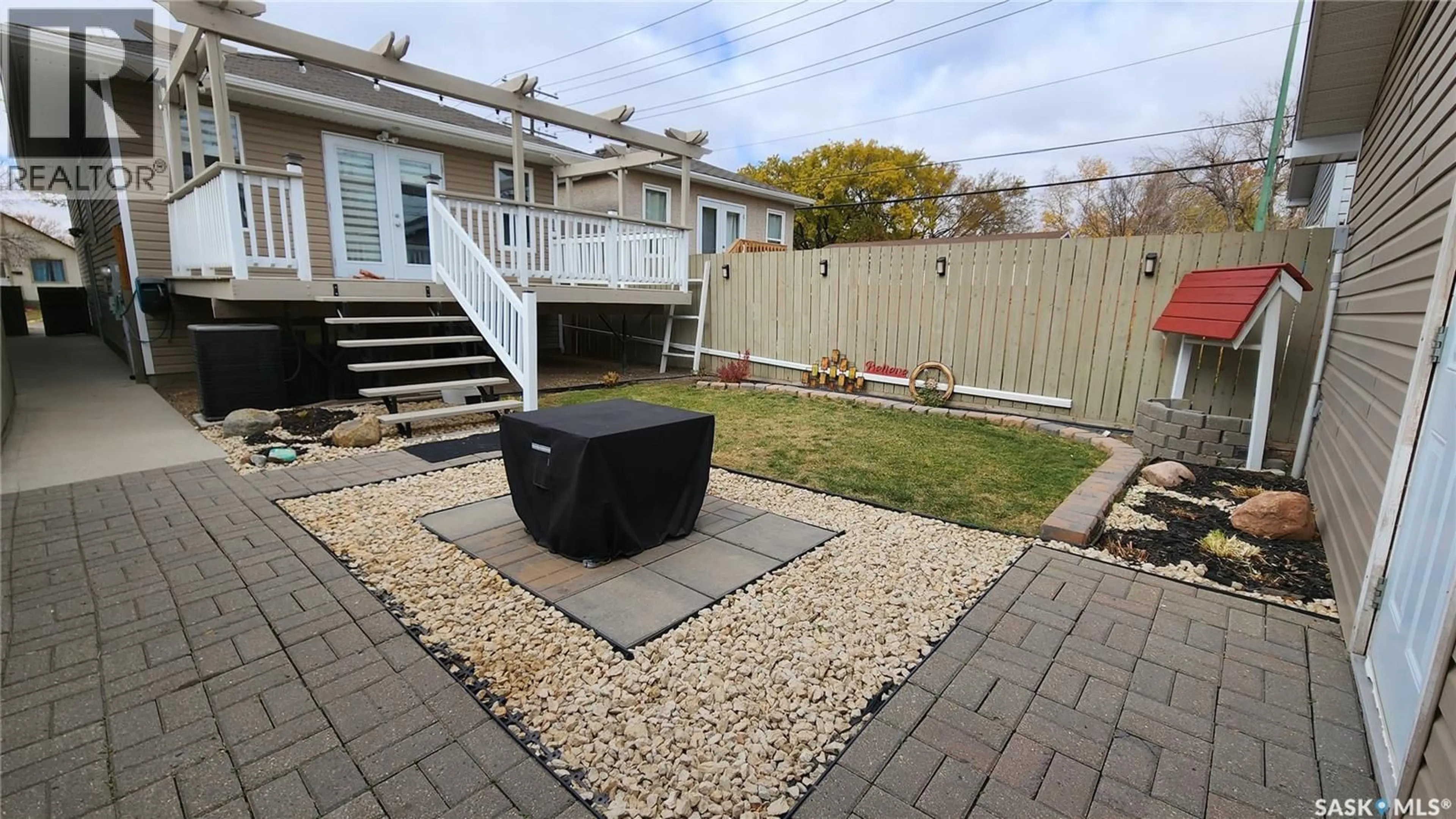 Patio, street for 405 LORNE STREET, Regina Saskatchewan S4R2J5