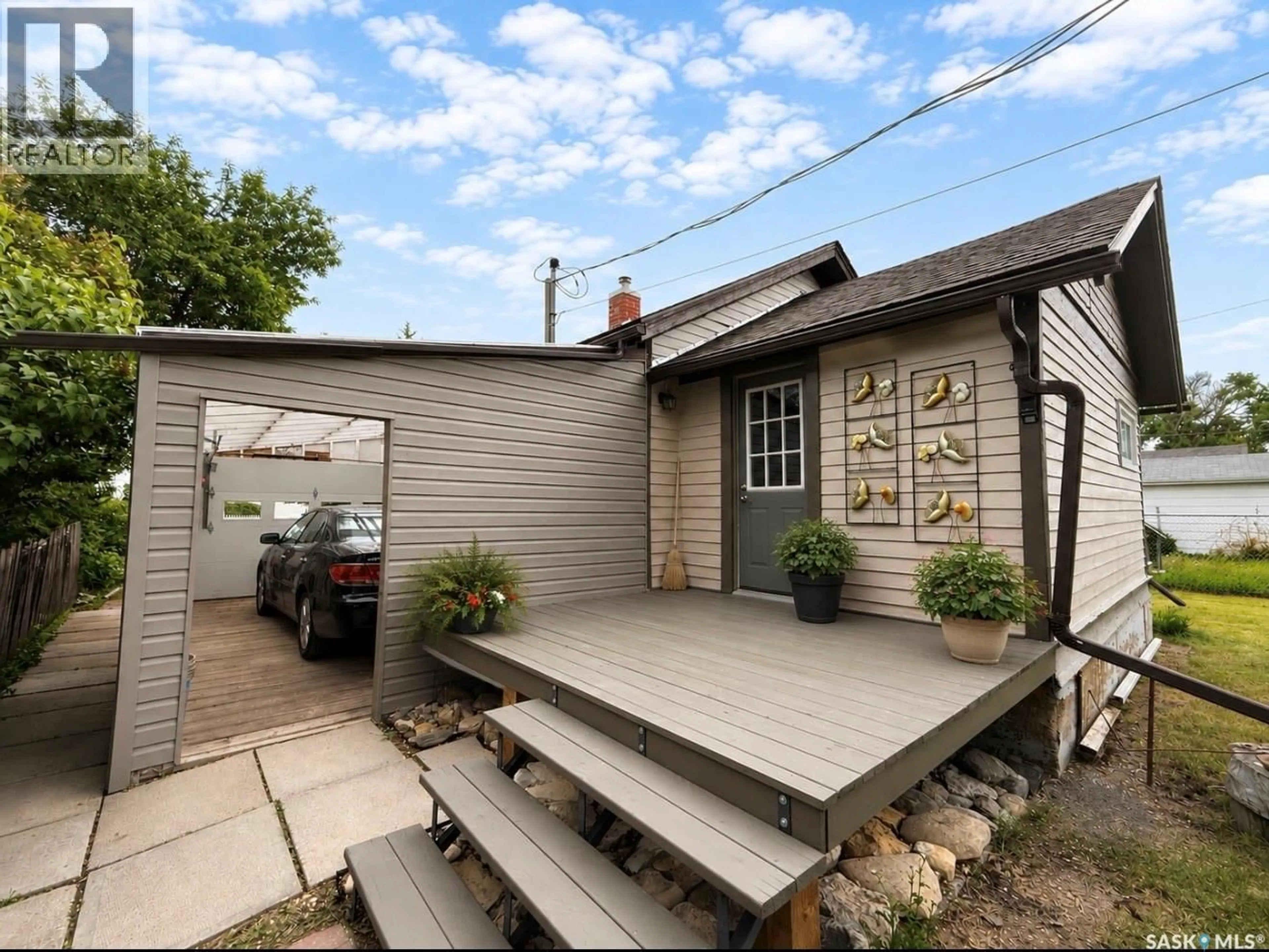 Patio, street for 107 4TH AVENUE, Lucky Lake Saskatchewan S0L1Z0