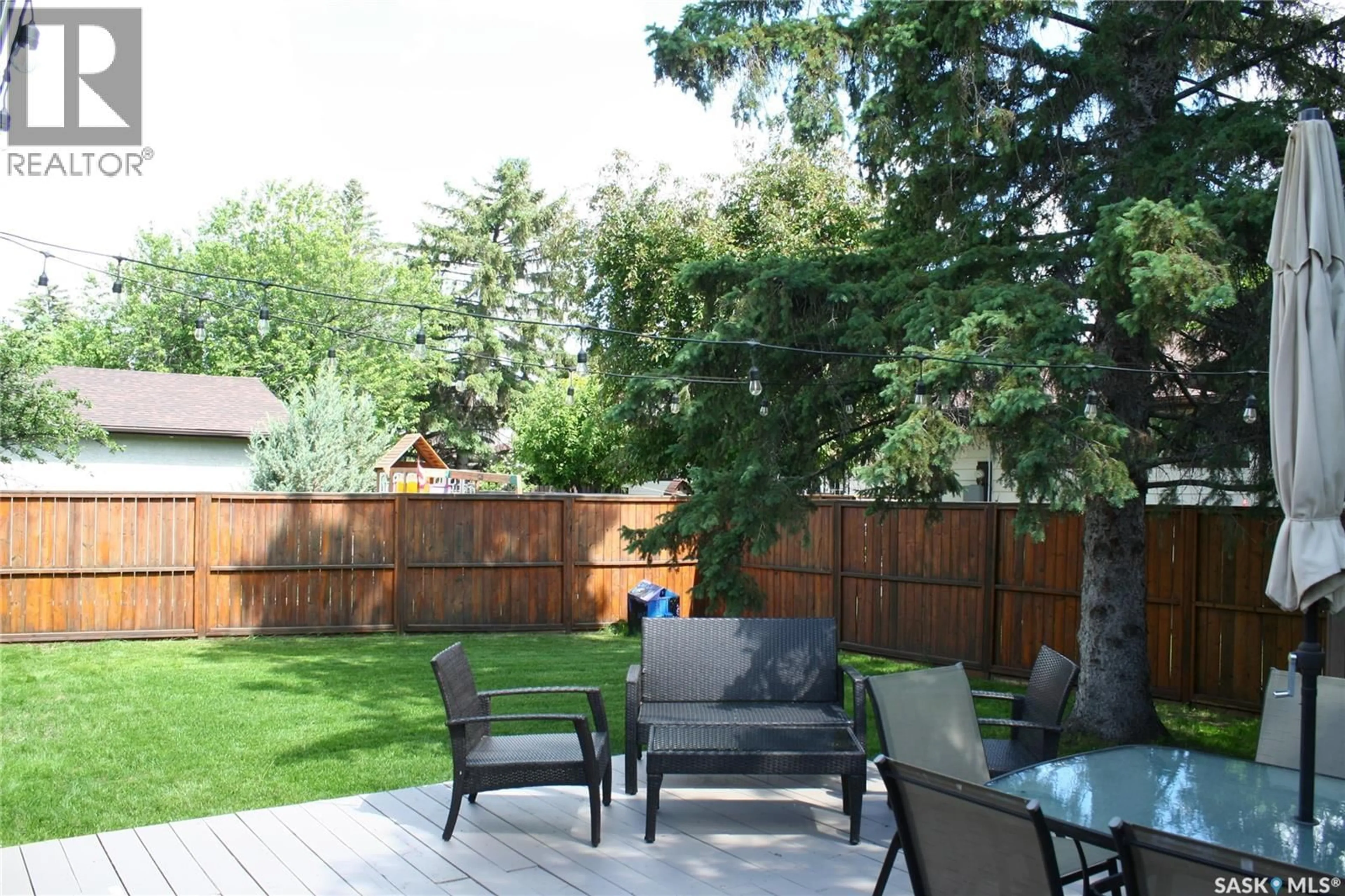 Patio, street for 2118 ELDERKIN DRIVE, Regina Saskatchewan S4V1N7