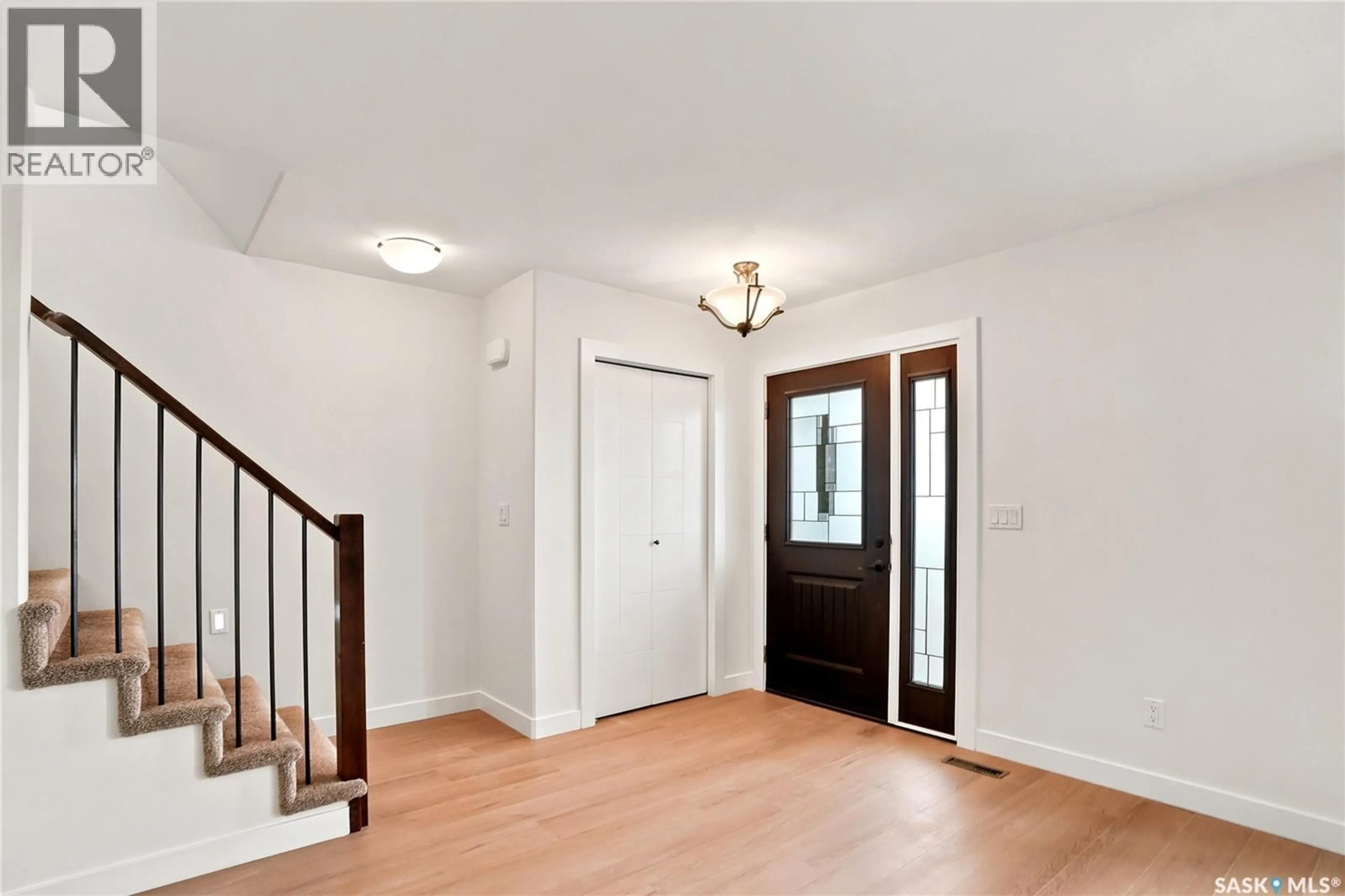 Indoor entryway for 543 EVERGREEN BOULEVARD, Saskatoon Saskatchewan S7W0L4