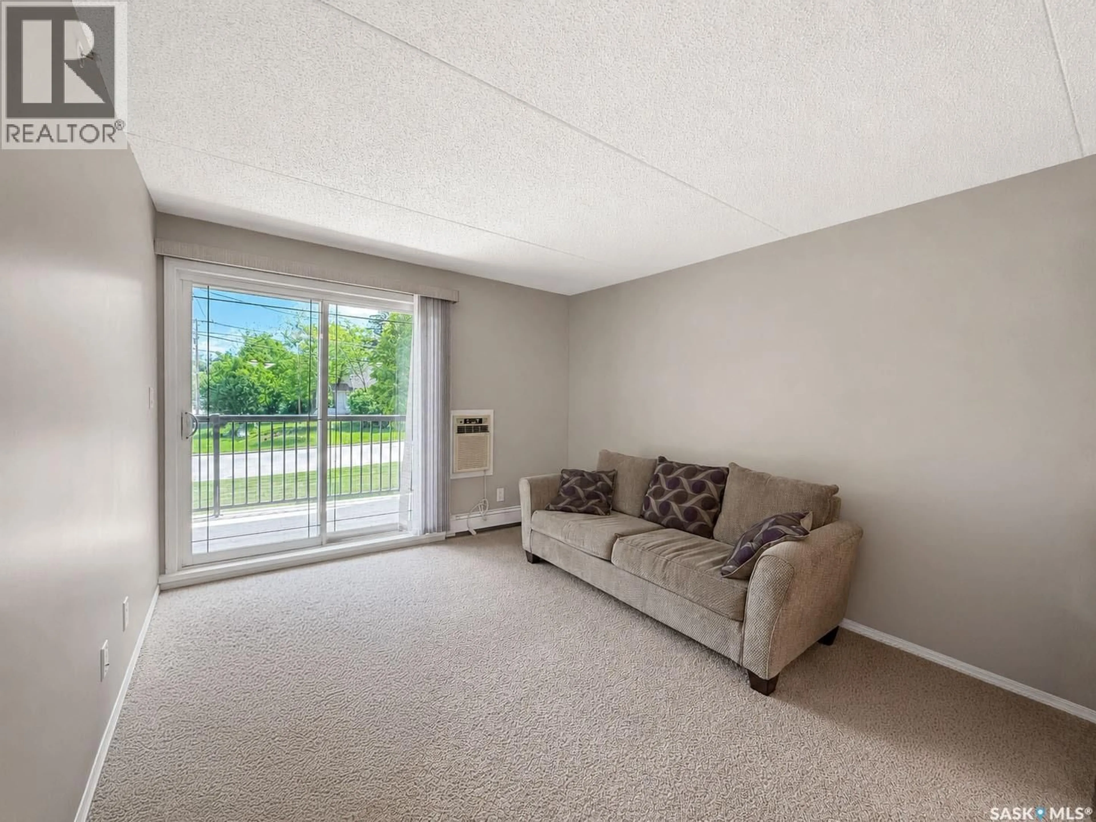 Unknown for 1/2 - 202 1901 1 AVENUE, Prince Albert Saskatchewan S6V5A8