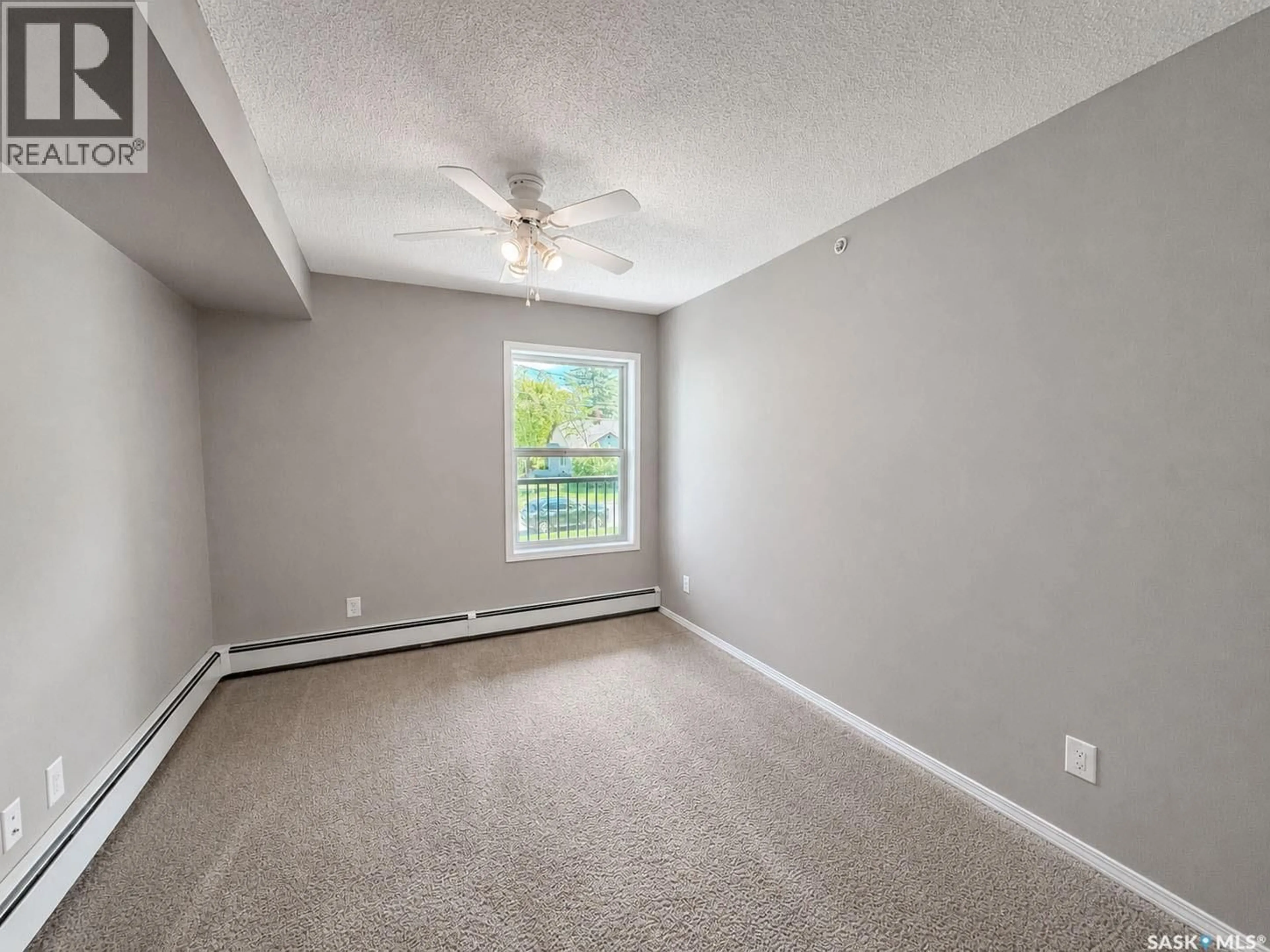 Unknown for 1/2 - 202 1901 1 AVENUE, Prince Albert Saskatchewan S6V5A8