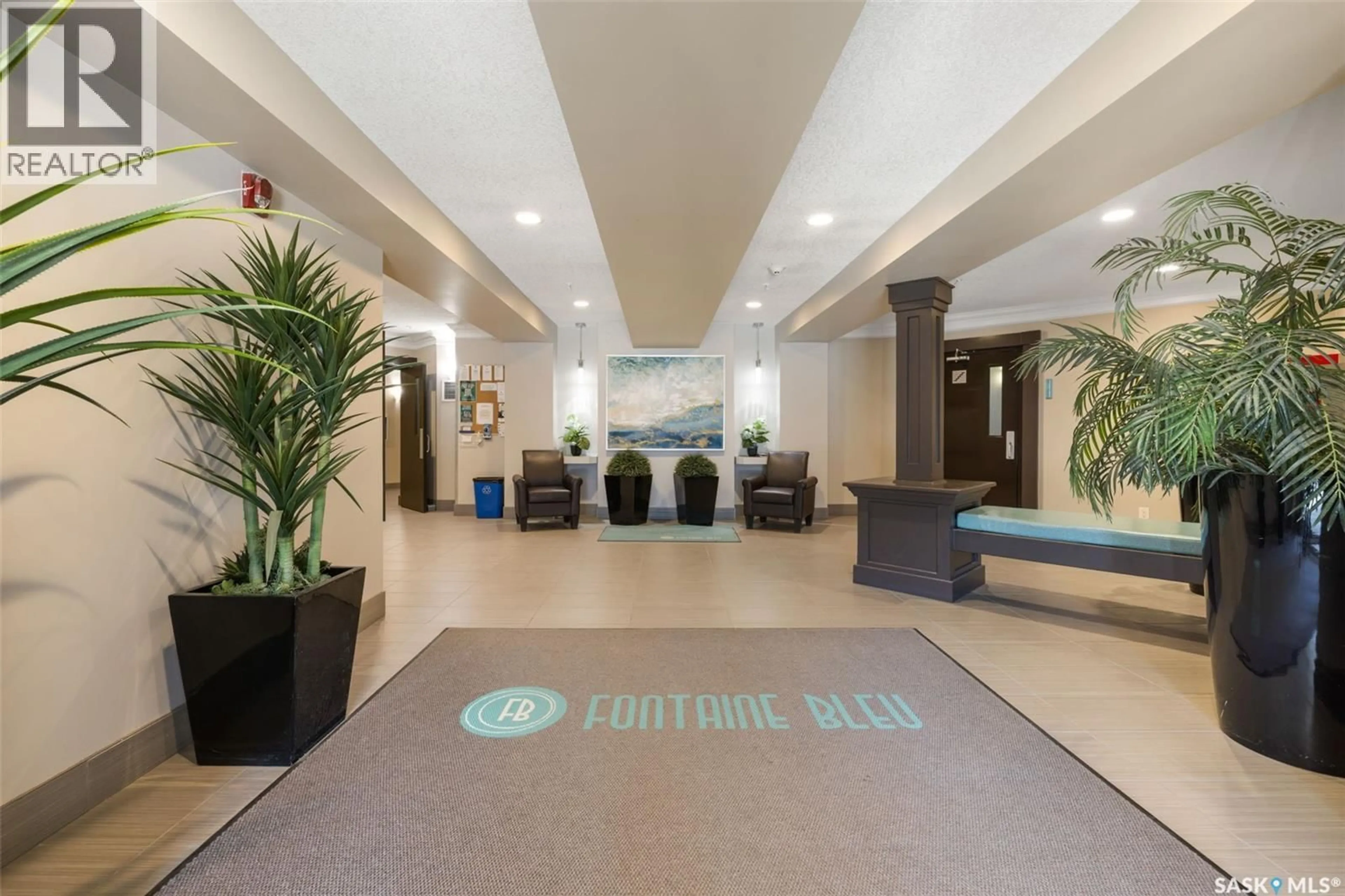 Lobby for 304 - 5303 UNIVERSAL CRESCENT, Regina Saskatchewan S4W0L1