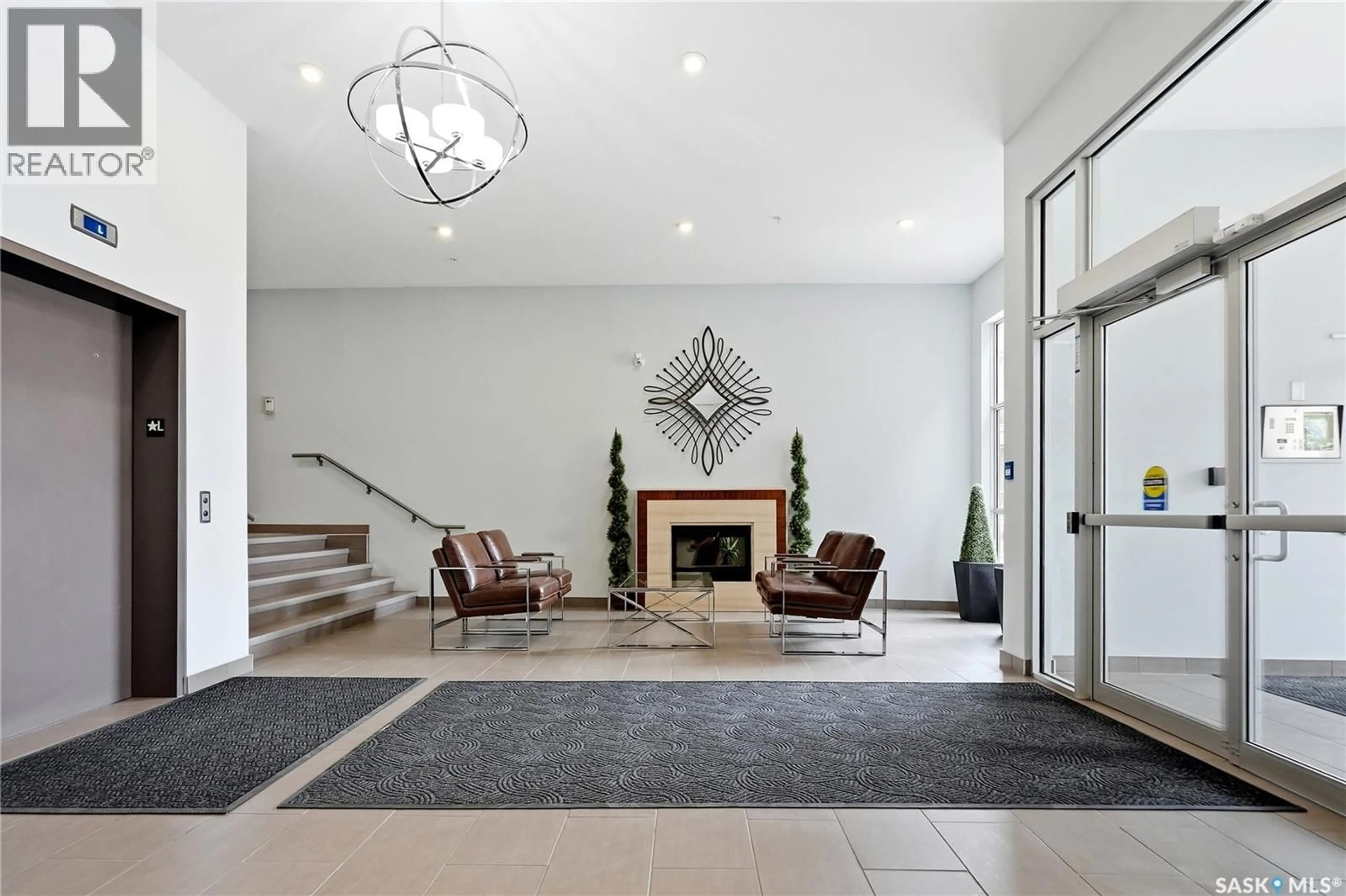 Indoor foyer for 110 1035 MOSS AVENUE, Saskatoon Saskatchewan S7H2E5