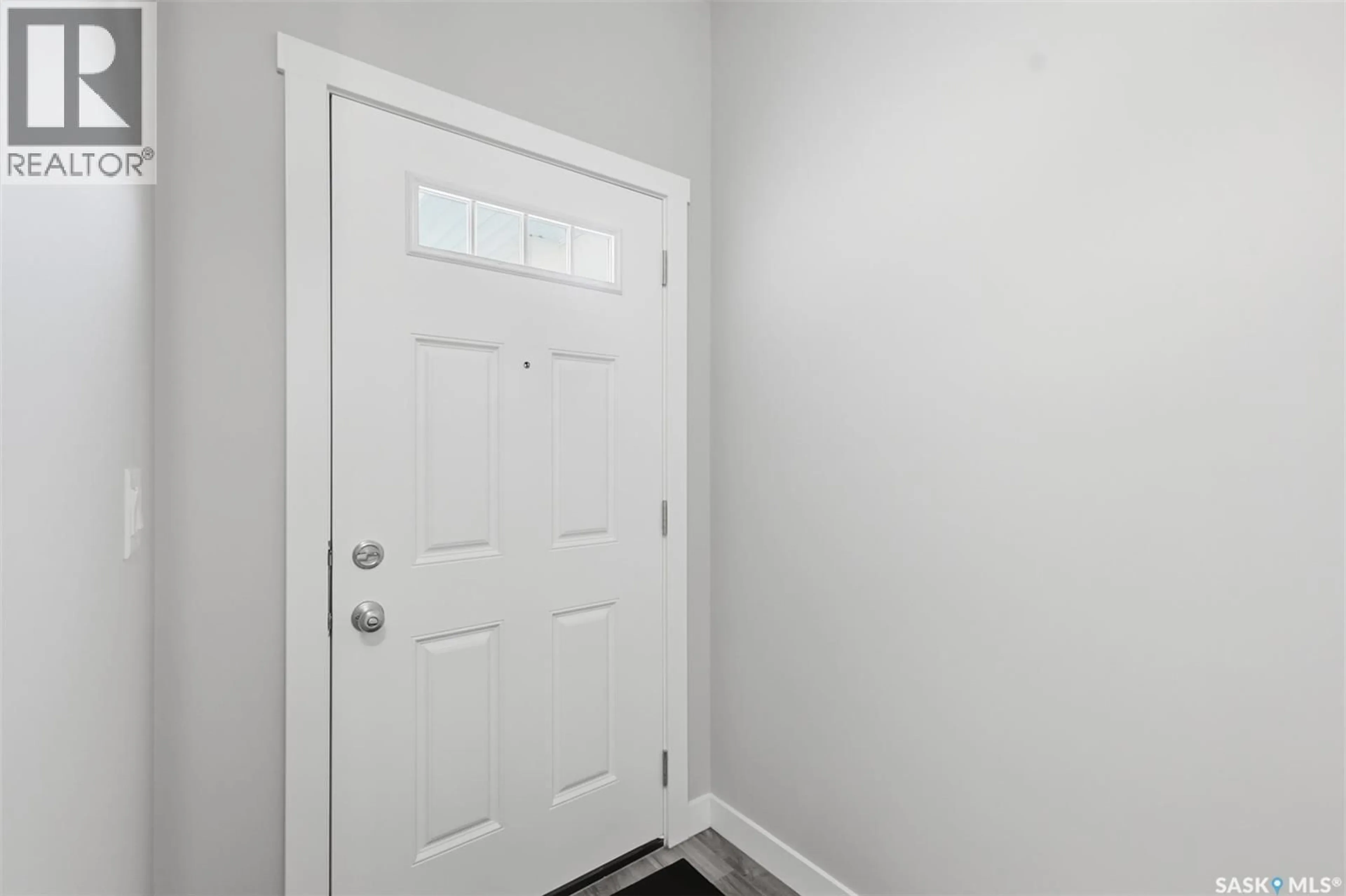 Indoor entryway for 811 BRIGHTON BOULEVARD, Saskatoon Saskatchewan S7V0Y4