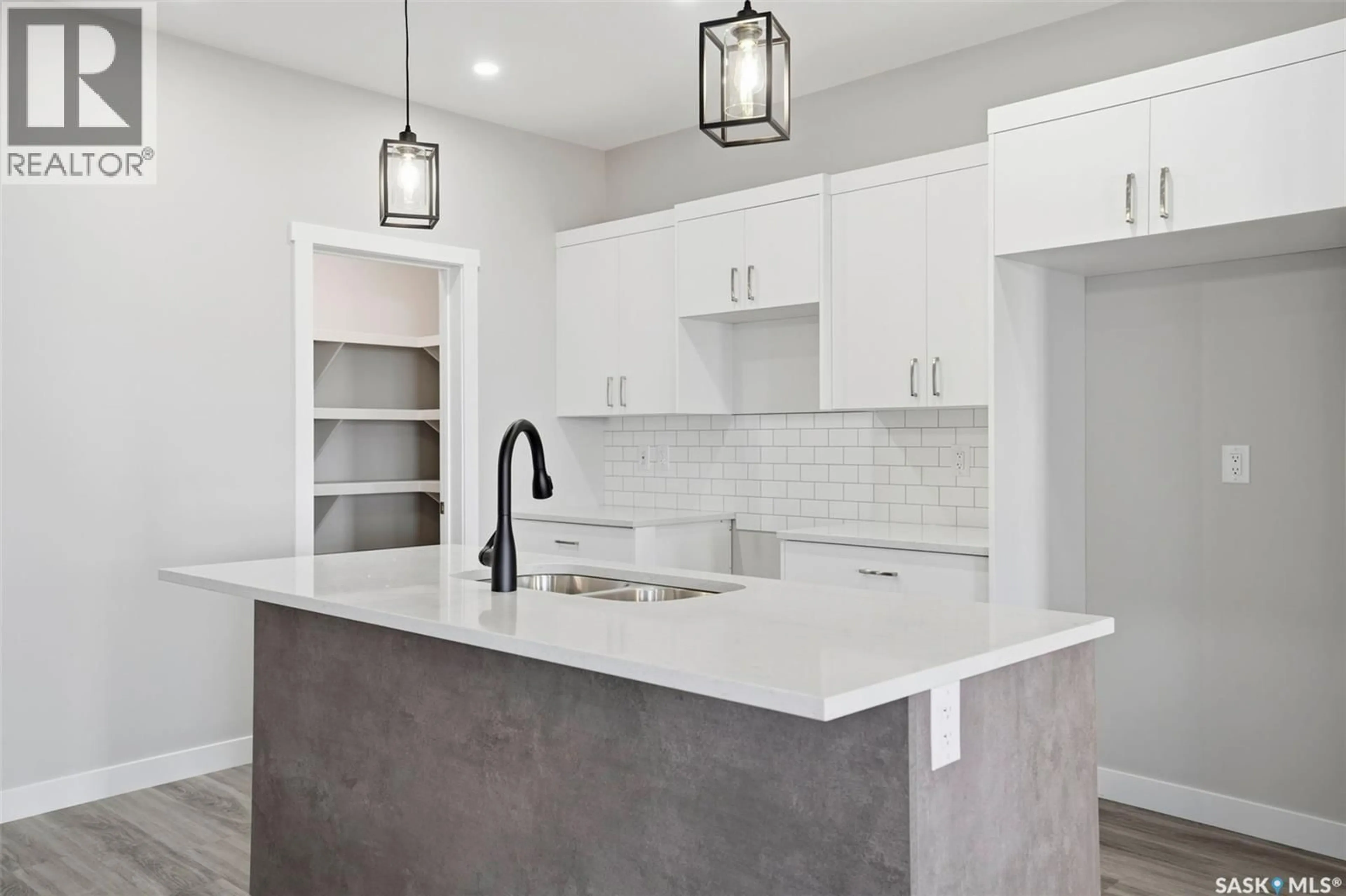 Unknown for 811 BRIGHTON BOULEVARD, Saskatoon Saskatchewan S7V0Y4