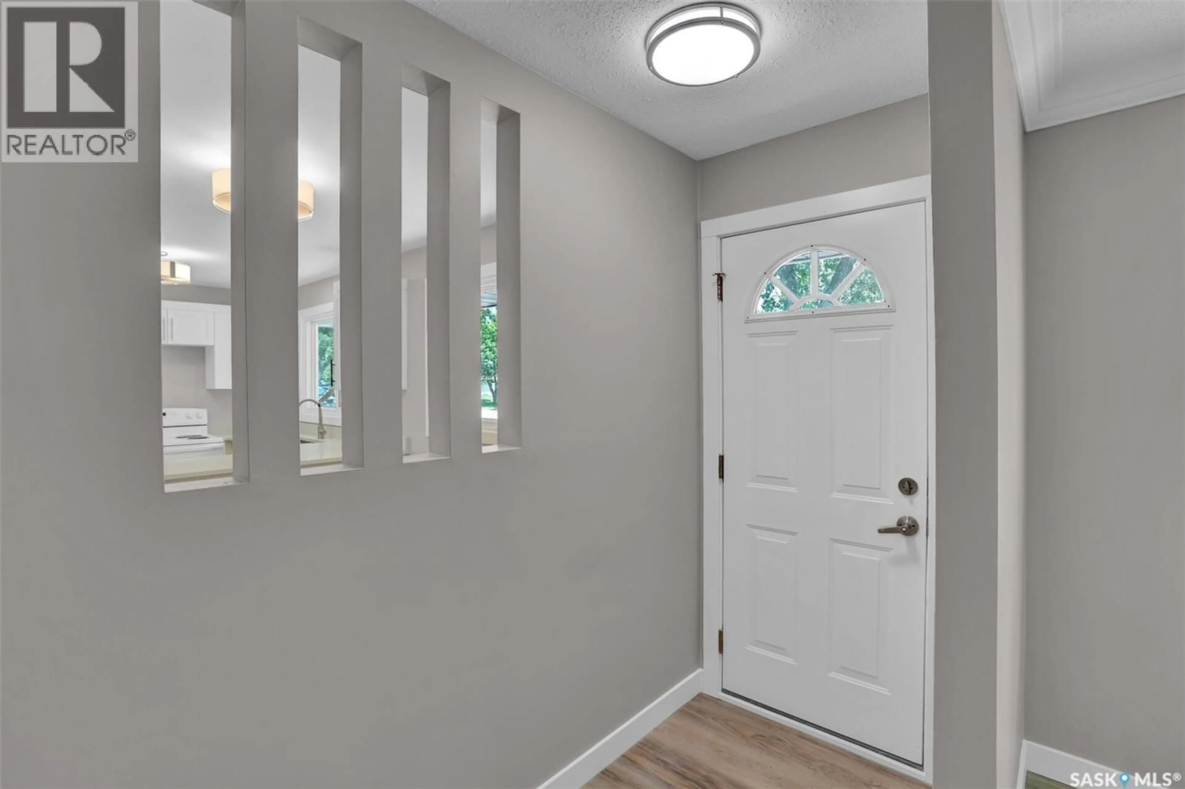 Indoor entryway for 12 BIRCHWOOD ROAD, Regina Saskatchewan S4S5N2