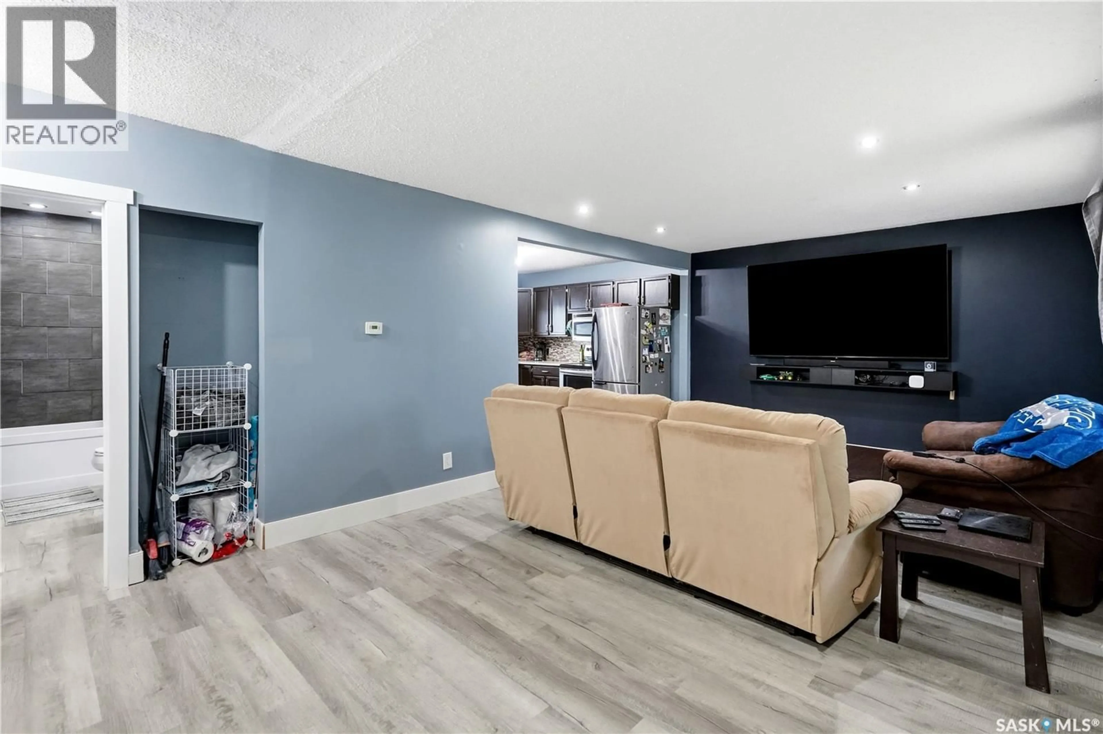 Living room with furniture, unknown for 818 GRANDVIEW STREET, Moose Jaw Saskatchewan S6H5L8