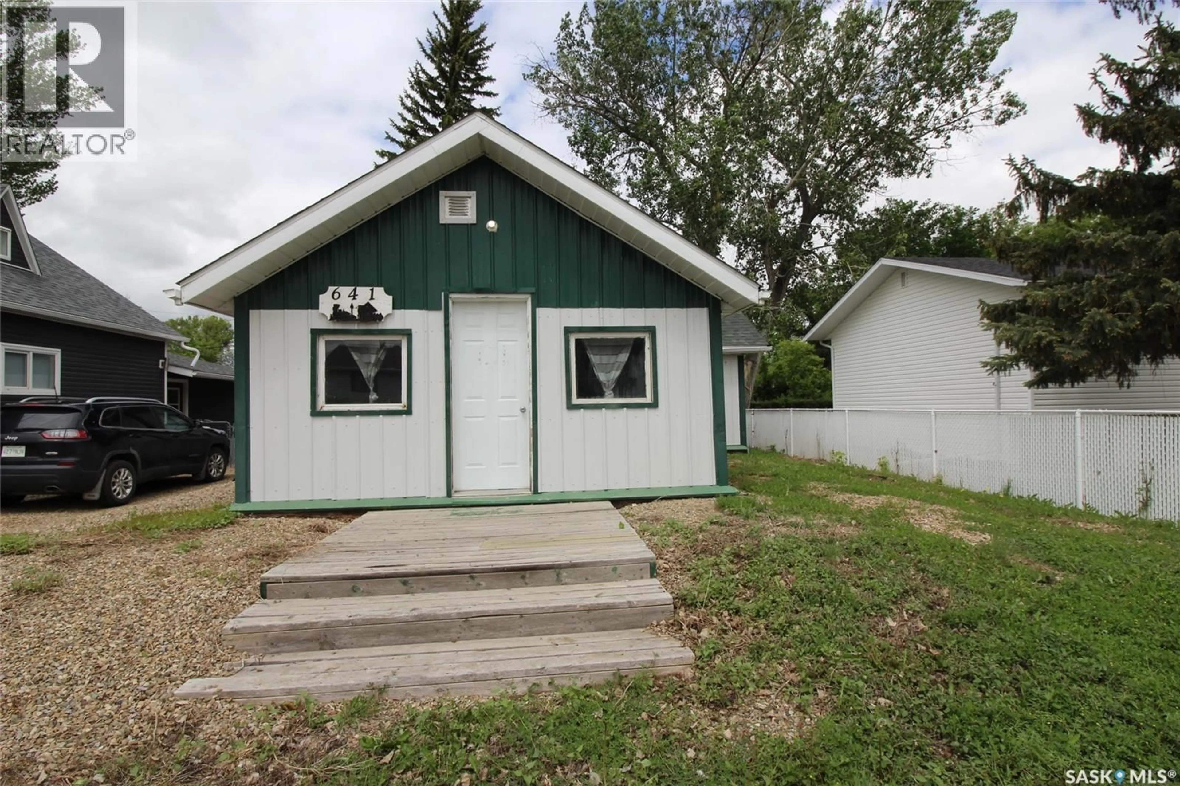 Shed for 641 RAILWAY AVENUE, Eastend Saskatchewan S0N0T0