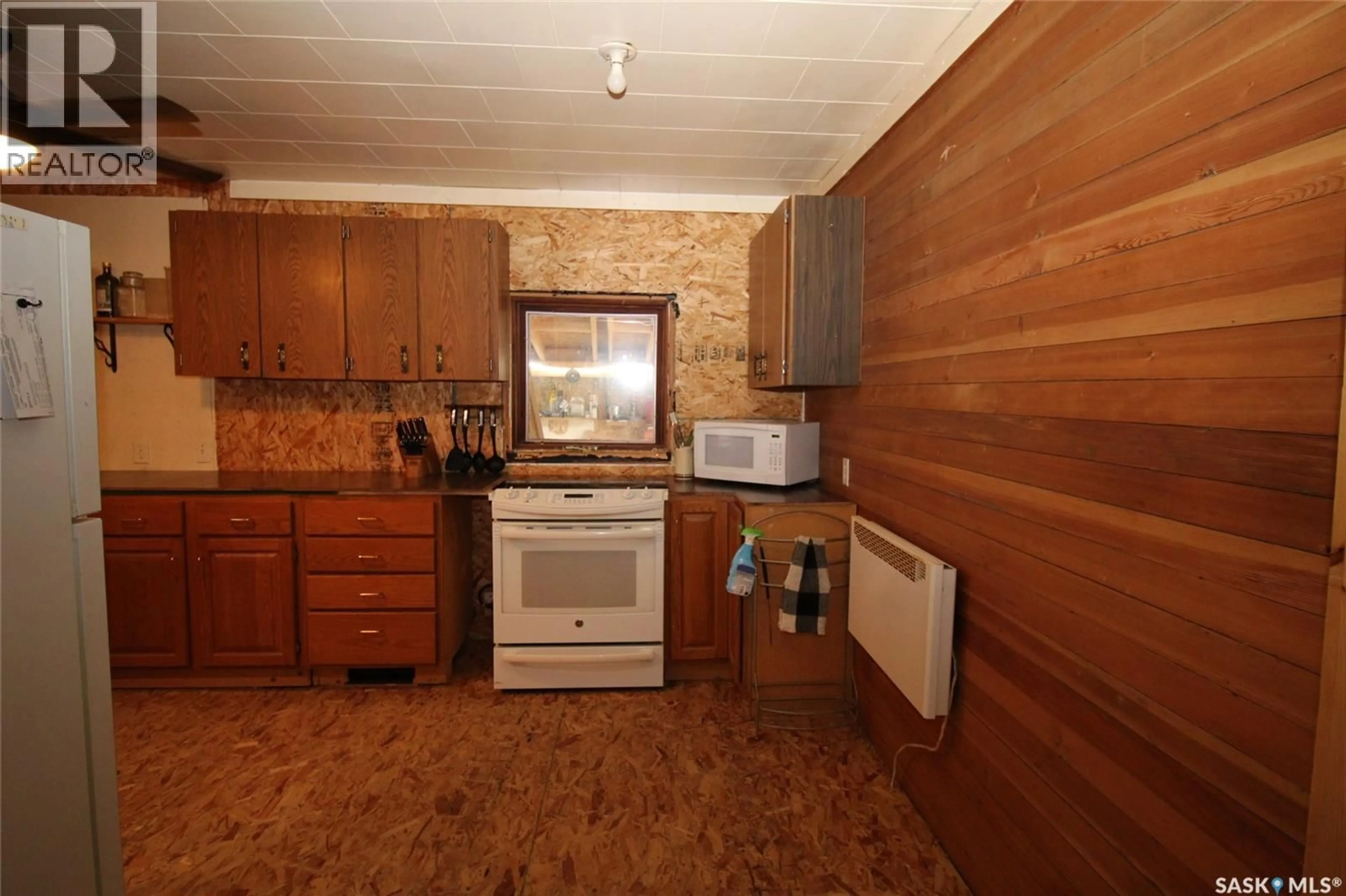 Standard kitchen, unknown for 641 RAILWAY AVENUE, Eastend Saskatchewan S0N0T0