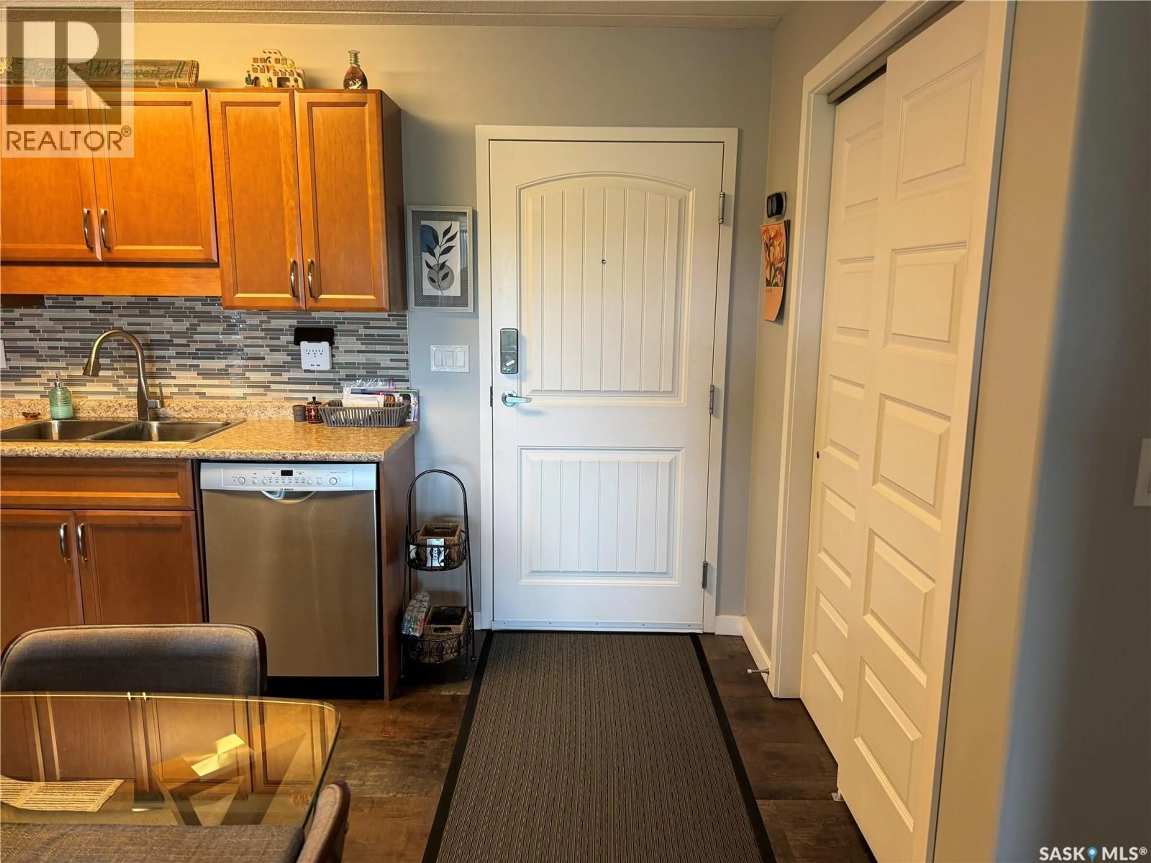 Standard kitchen, unknown for 201 135 BEAUDRY CRESCENT, Martensville Saskatchewan S0K2T1