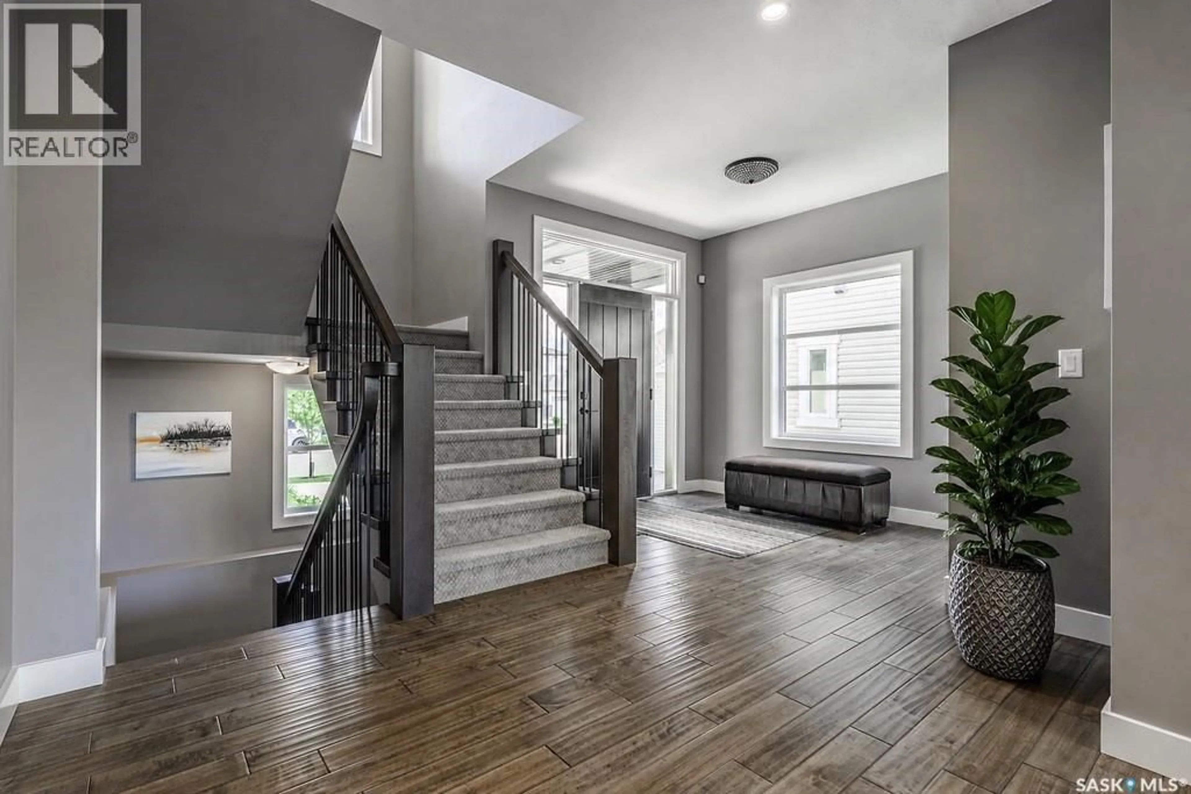Indoor entryway for 535 PICHLER WAY, Saskatoon Saskatchewan S7V0H2