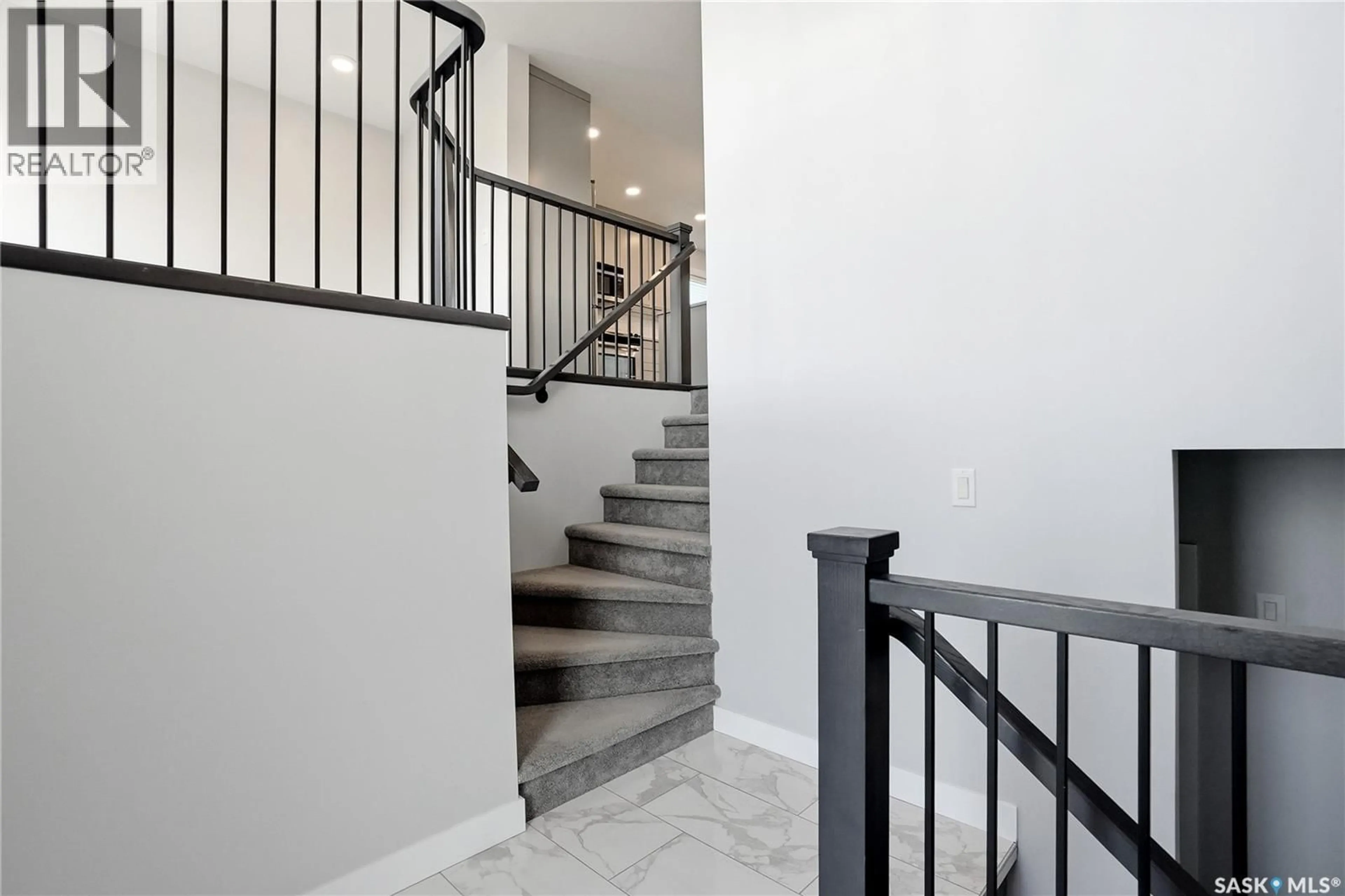 Stairs for 487 KLOPPENBURG STREET, Saskatoon Saskatchewan S7W0N8