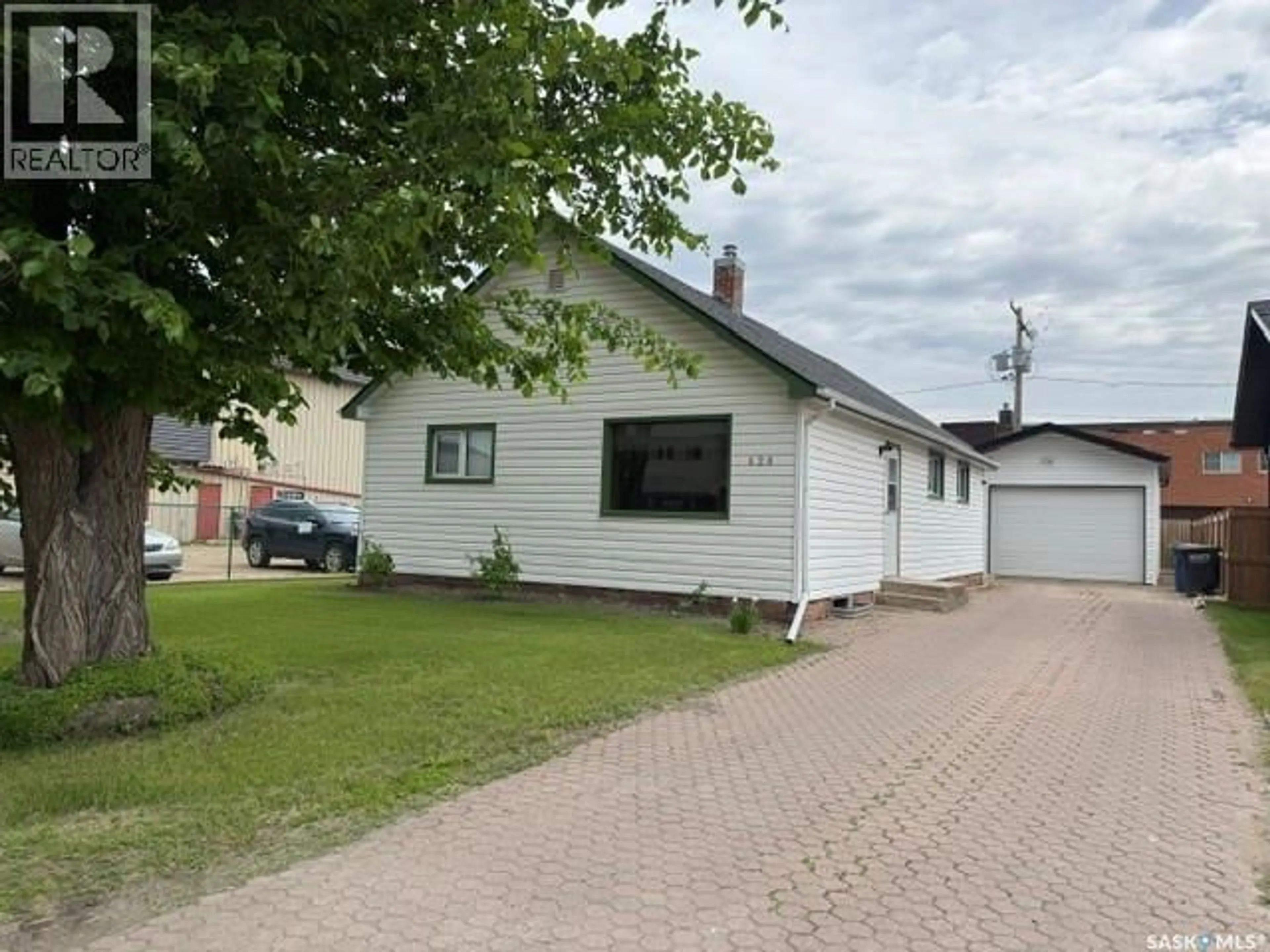 A pic from outside/outdoor area/front of a property/back of a property/a pic from drone, street for 628 10TH STREET, Humboldt Saskatchewan S0K2A0