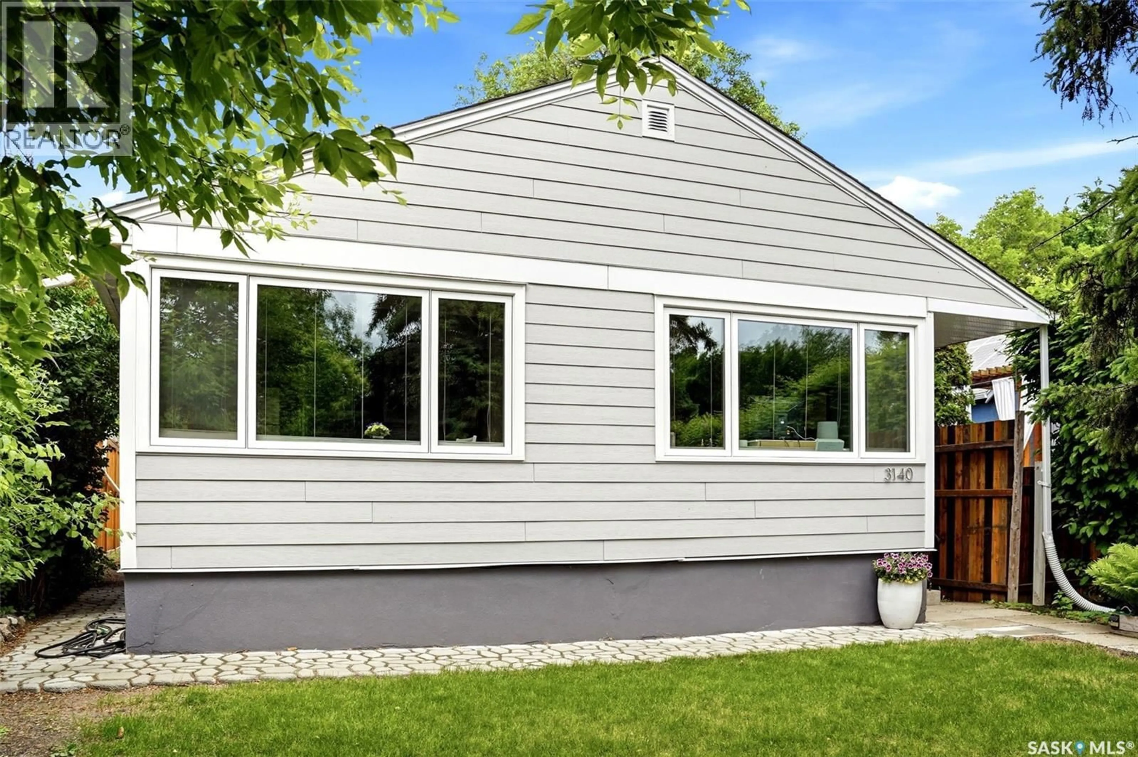 Home with vinyl exterior material, building for 3140 RETALLACK STREET, Regina Saskatchewan S4S1T4