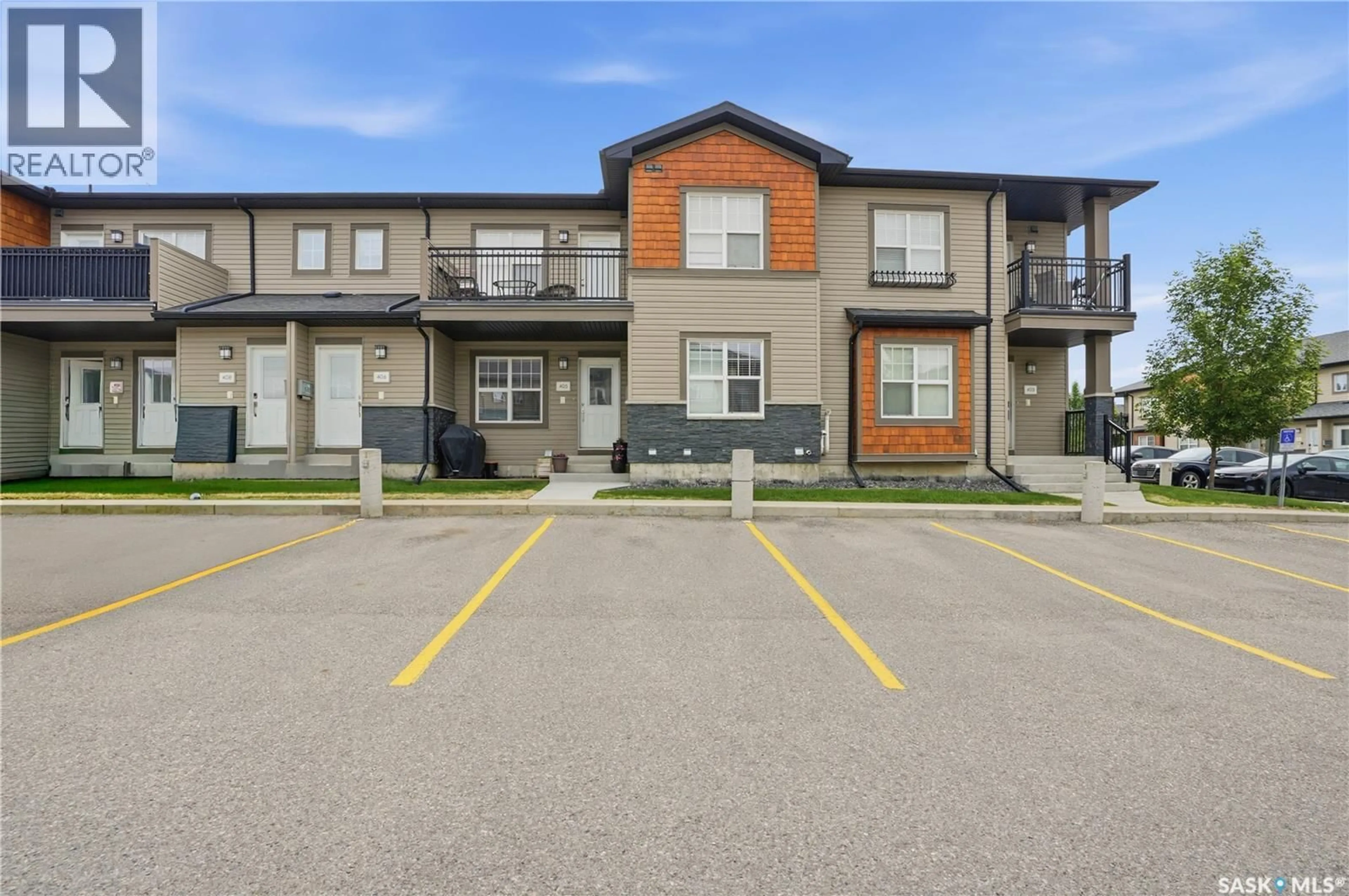 Patio, street for 1015 - 407 PATRICK CRESCENT, Saskatoon Saskatchewan S7W0M3