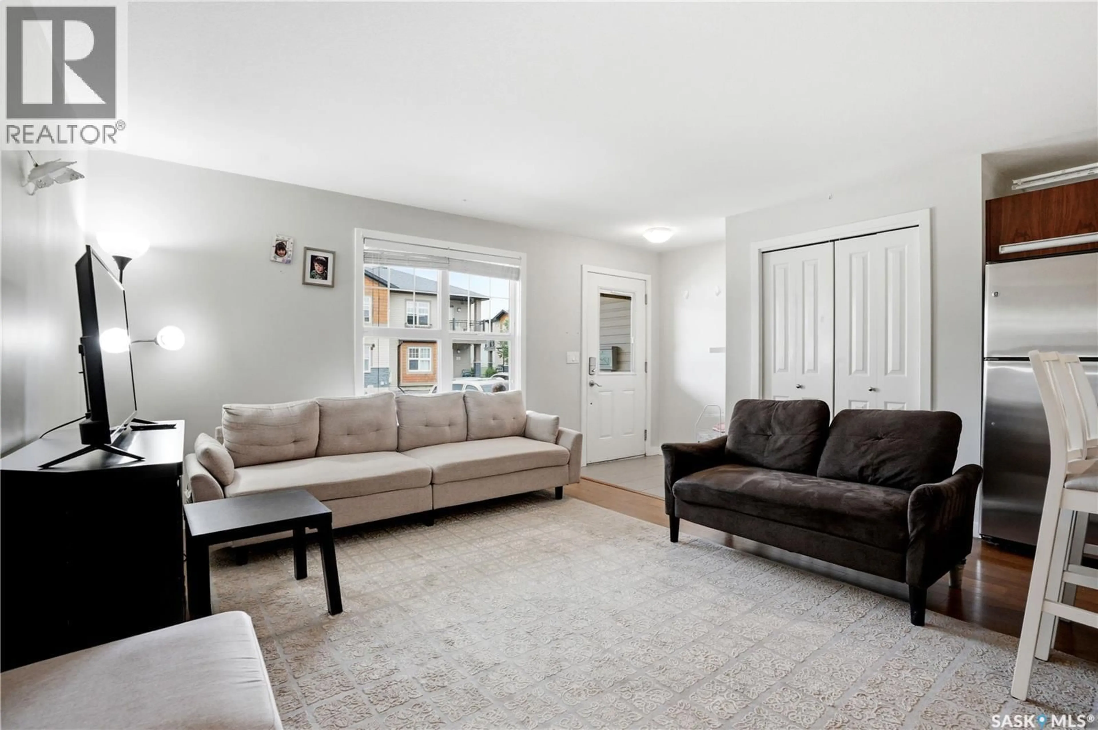 Living room with furniture, unknown for 1015 - 407 PATRICK CRESCENT, Saskatoon Saskatchewan S7W0M3